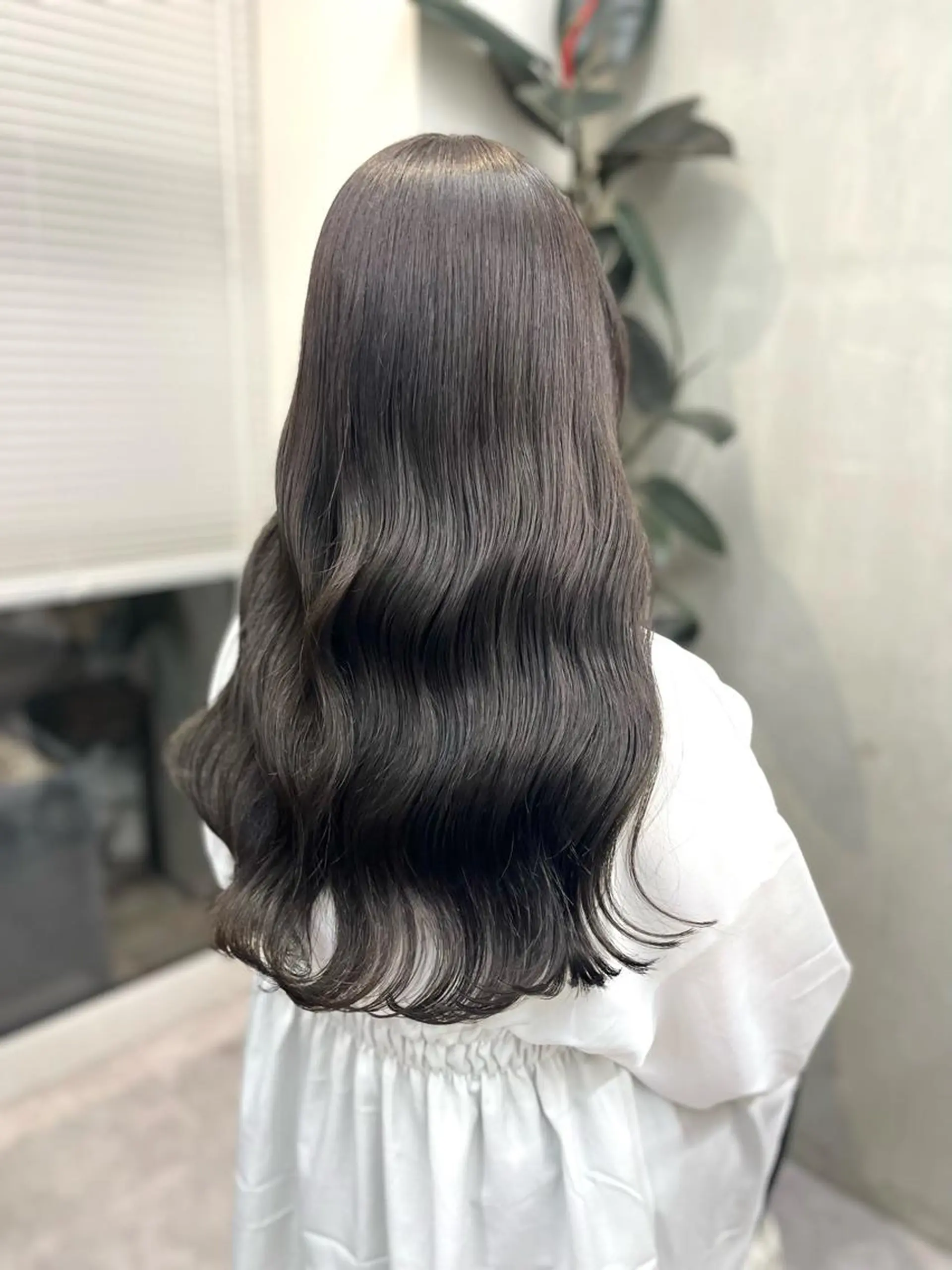 ロング カラー 髪質改善 charer eye salon所属・マブチ キサラのマツエク・マツパデザイン