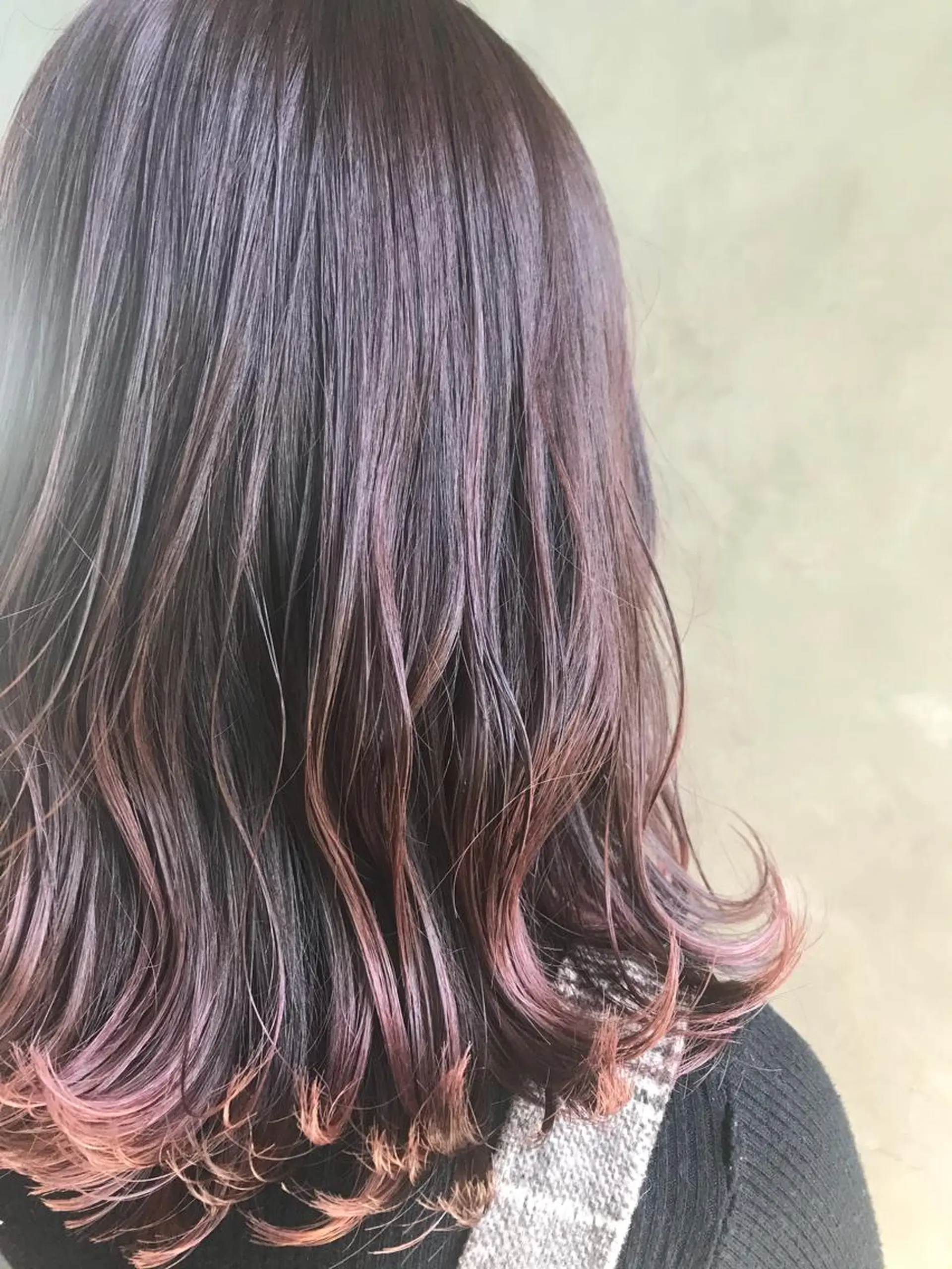 セミロング カラー フラクタルデザイン諫早店所属・山口 紗弥のヘアスタイル