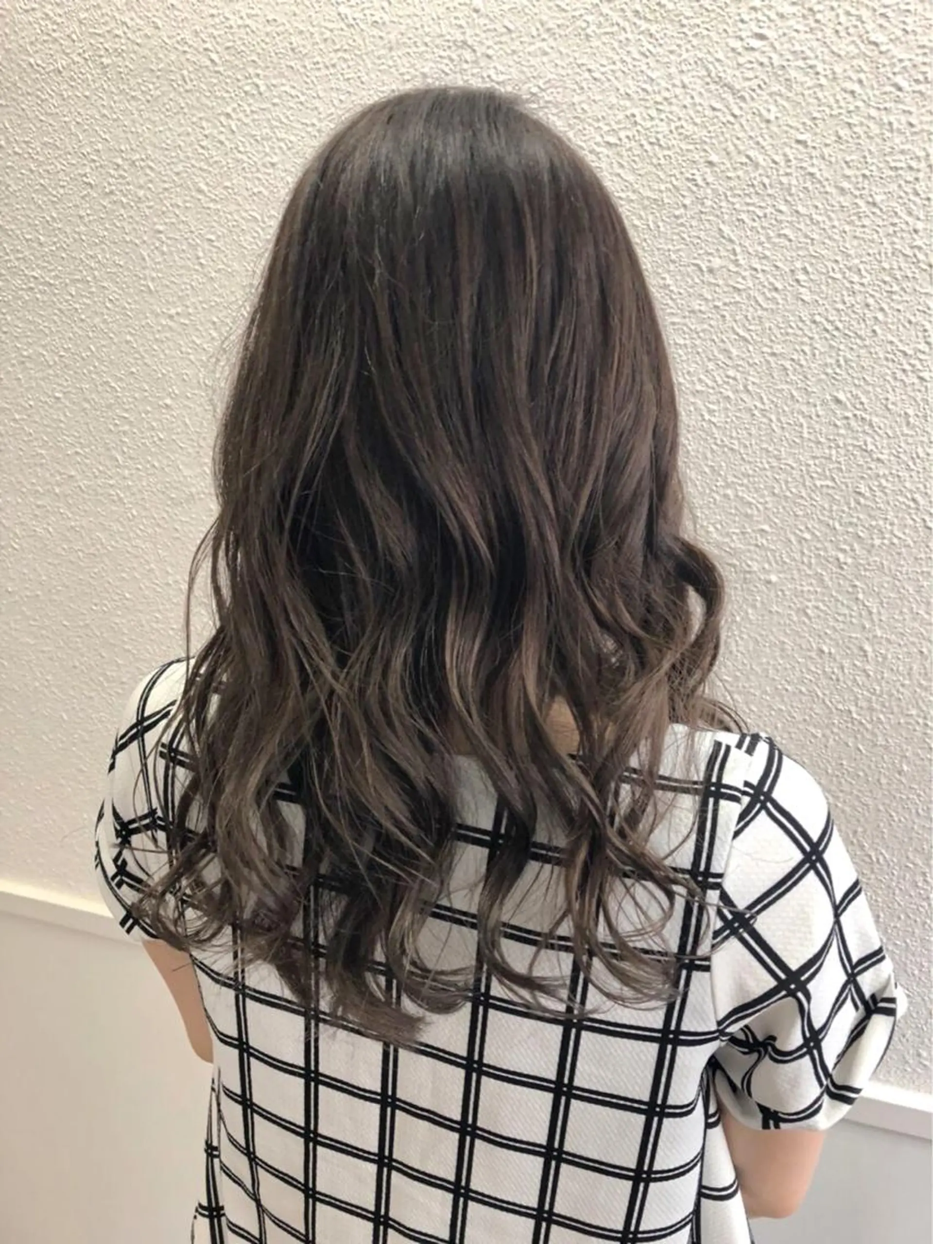 ロング カラー グレージュ ハイライトカラー ハイライト カット ヘアカラー トリートメント 髪質改善/美髪矯 正ヤマモトハルキのヘアスタイル