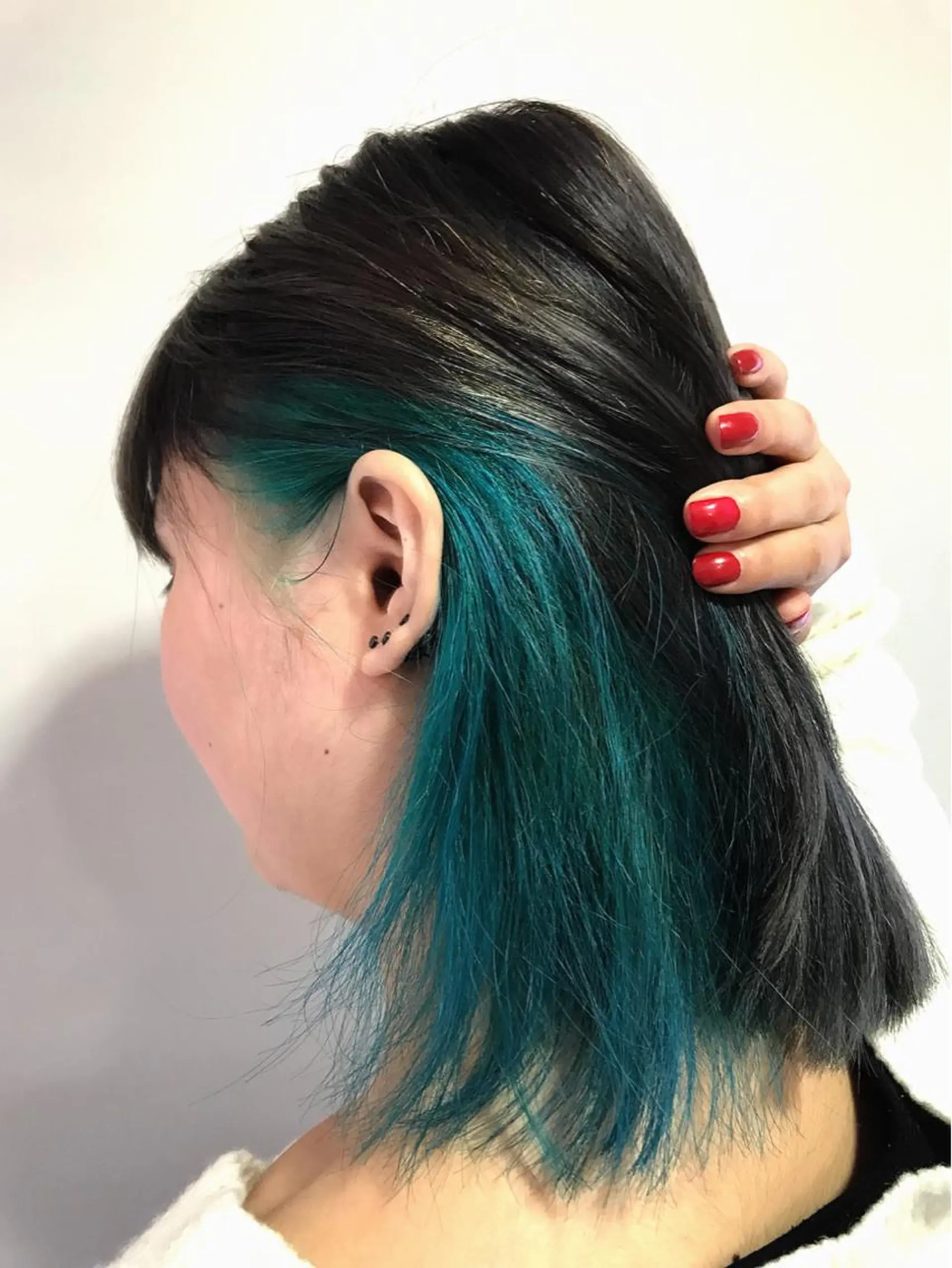 ショート カラー ブリーチ インナーカラー 長谷川 誠志のヘアスタイル