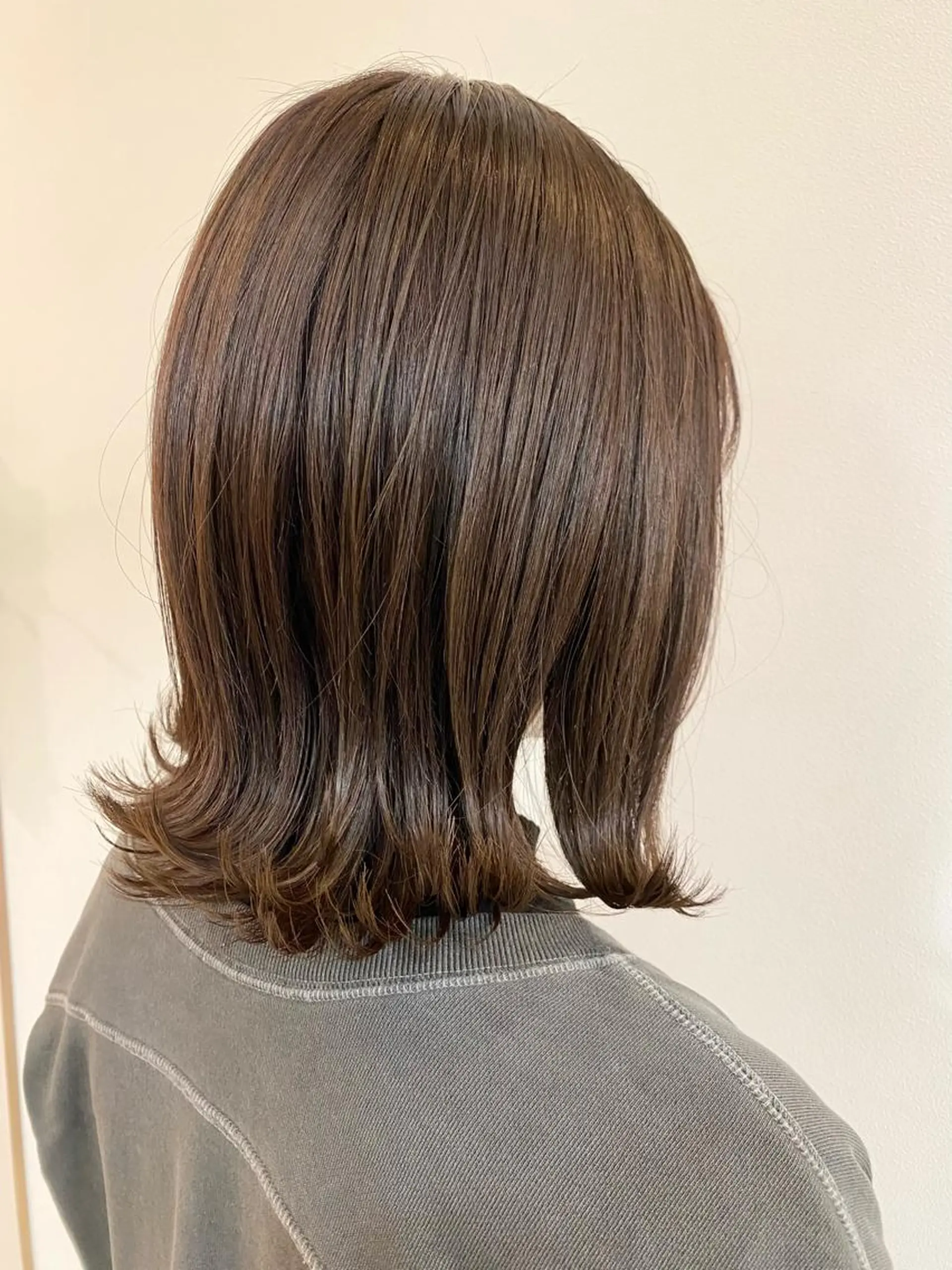 ミディアム カラー 透明感カラー メンズパーマモデル 無料/今間 海音のヘアスタイル