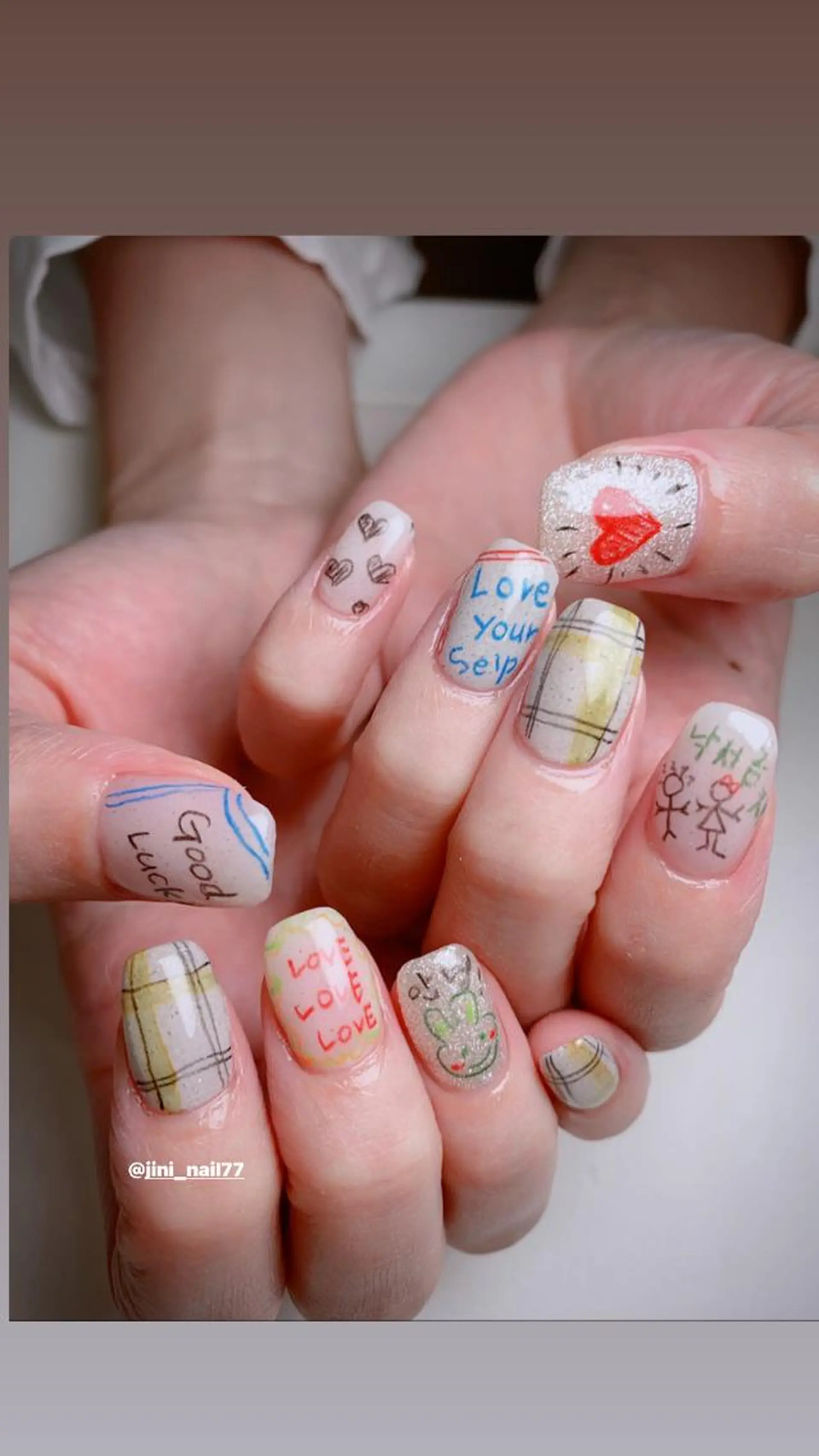 ネイル JINI NAIL所属・ジニ ネイルのネイルデザイン