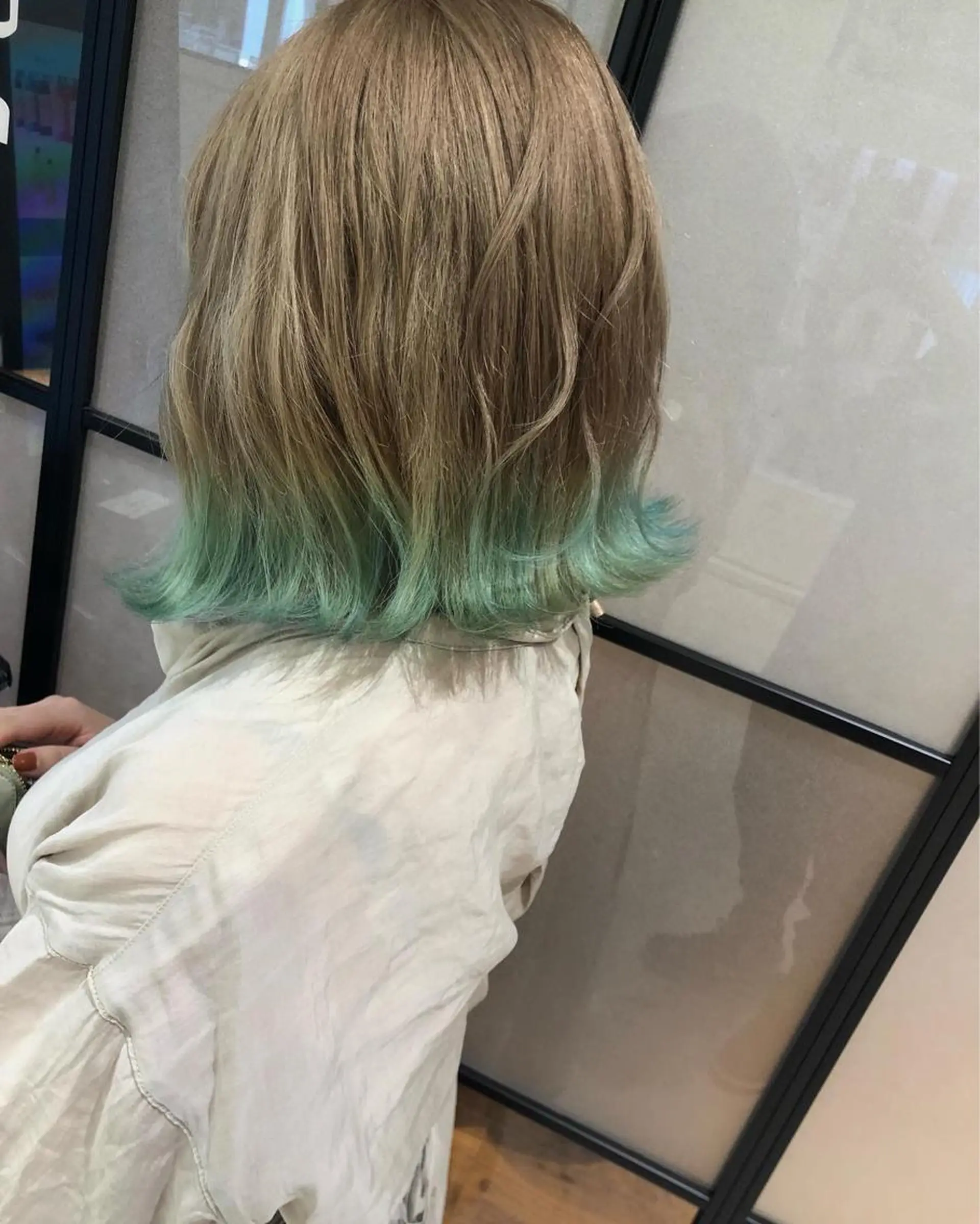 ミディアム カラー ブリーチ ミント ヘアカラー 浅井 大雅のヘアスタイル