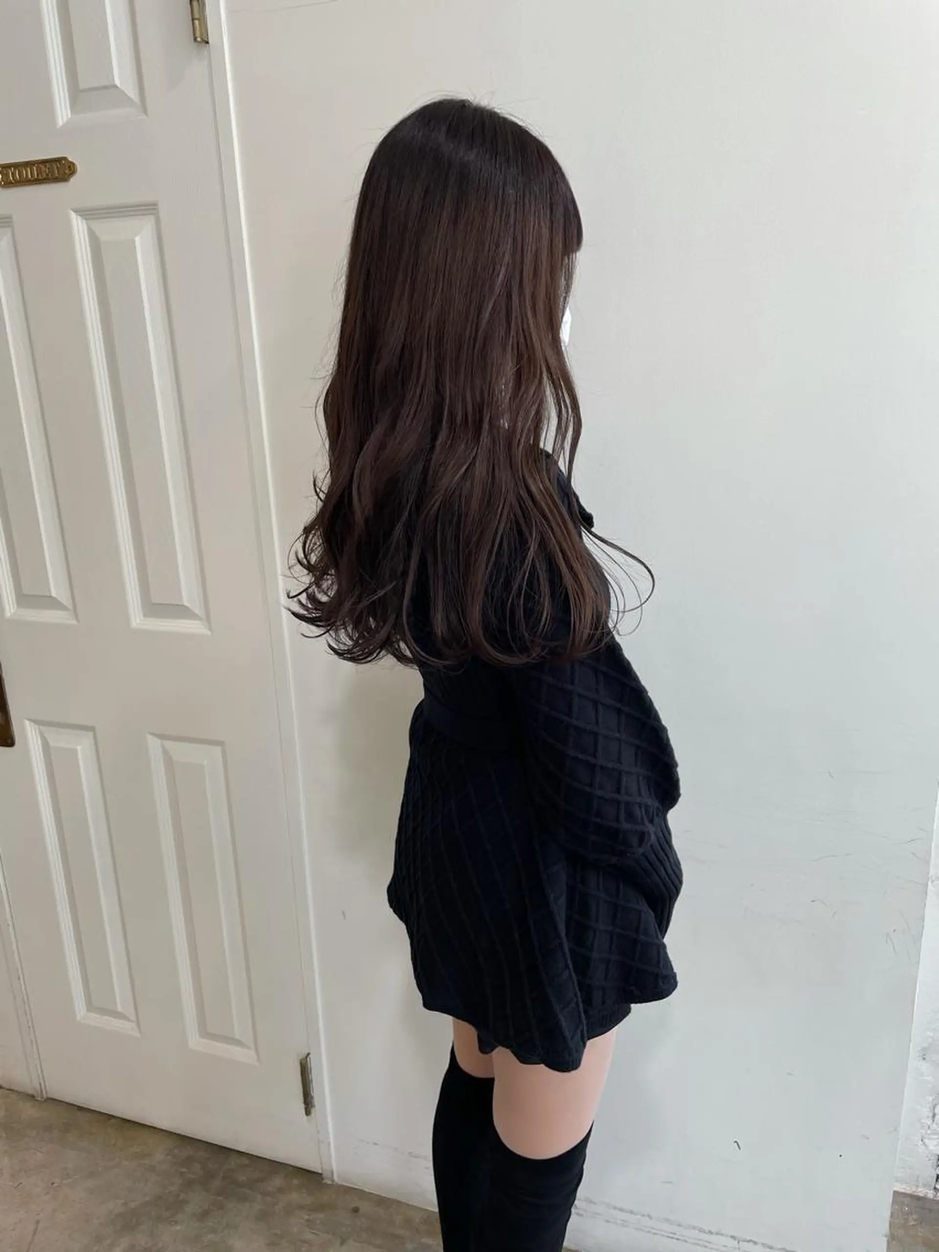 ロング カラー ブラウンカラー ダークブラウン トリートメント カット ヘアカラー トリートメント MIOベージュカラー 柔らかいカラーのヘアスタイル