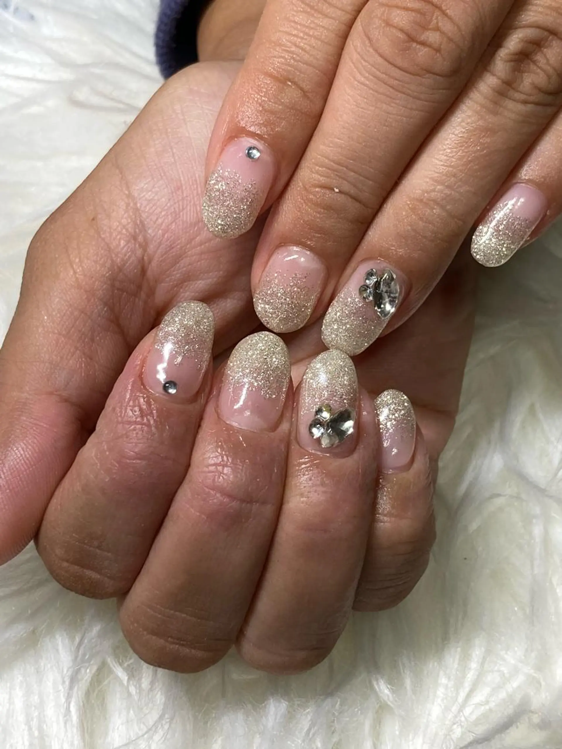 ネイル ラメ(グリッター) シンプルネイル ブライダルネイル ネイルケアサロン Campanulaのネイルデザイン