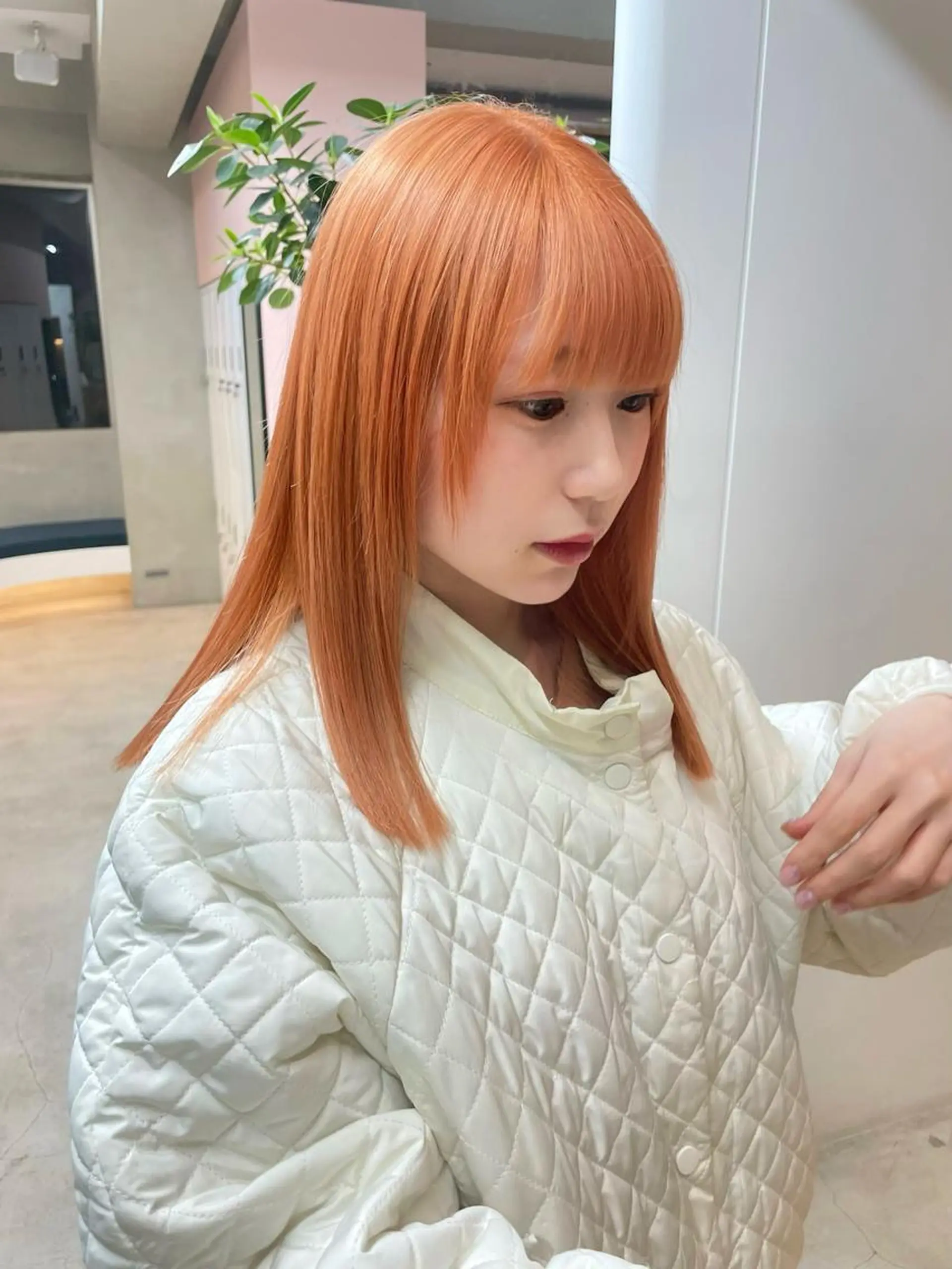 カラー 若月 あやかのヘアスタイル