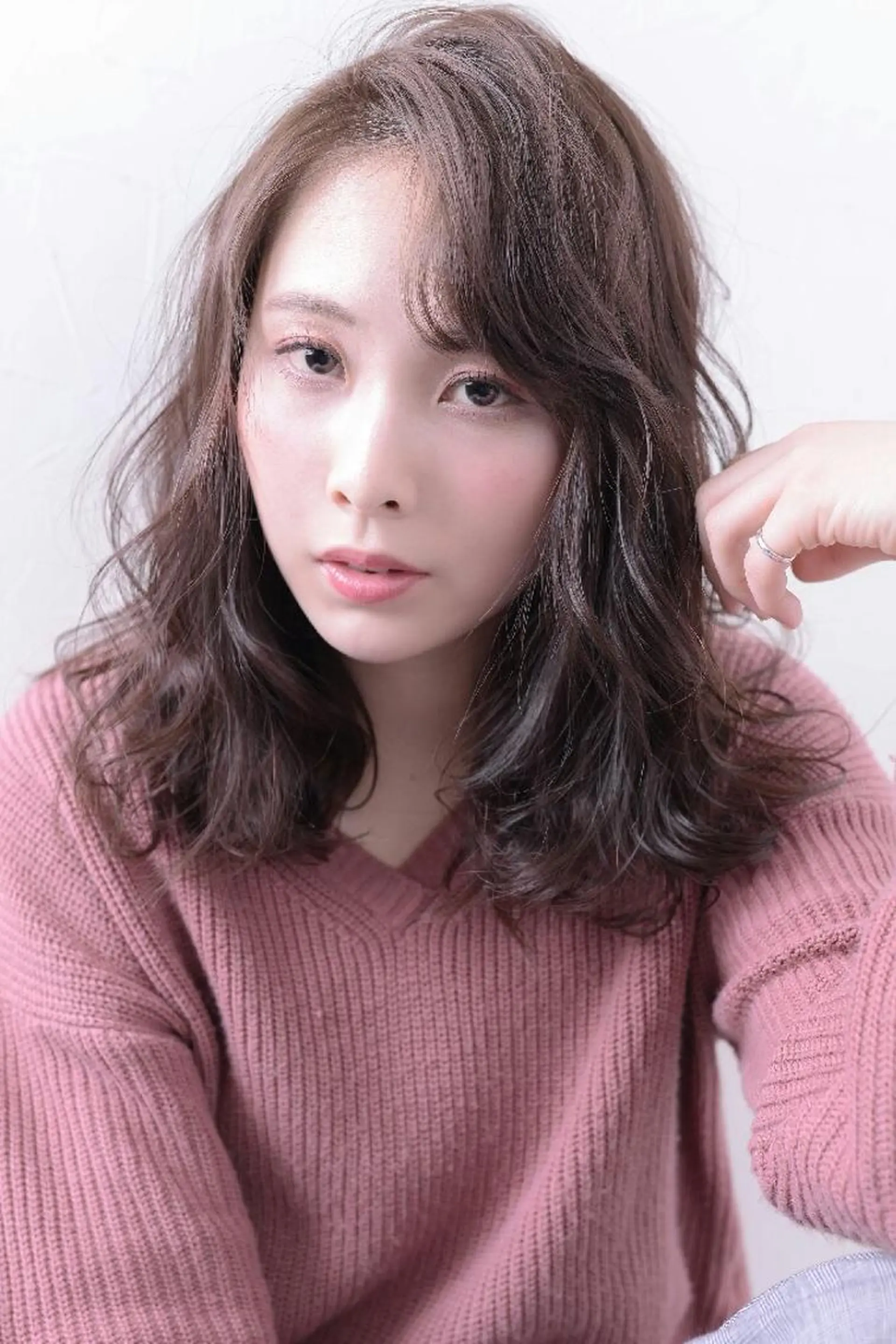 ミディアム パーマ ヘアアレンジ カラー かきあげバング belta 姫路山吹 カラーモデル募集のヘアスタイル