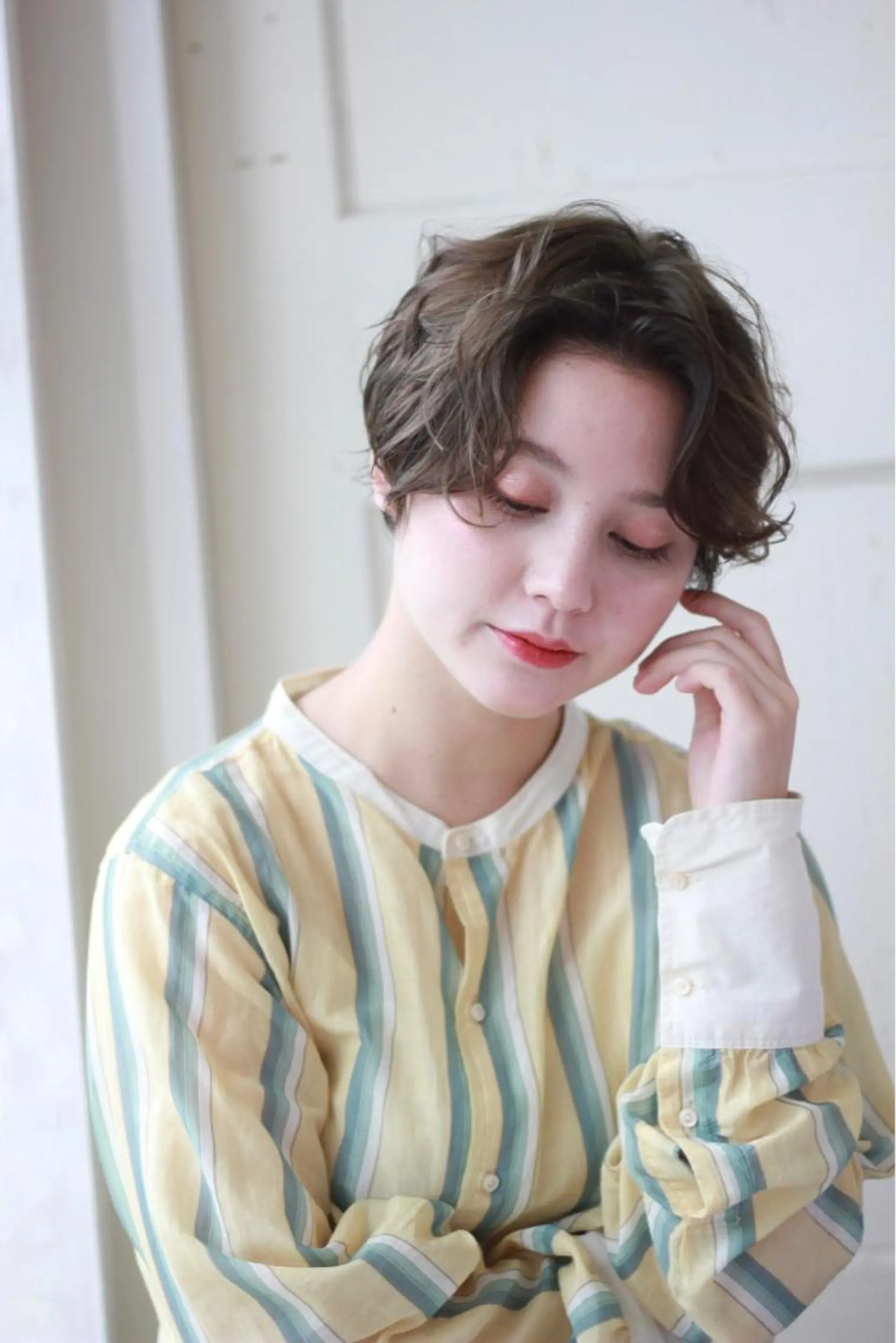 ショート コヤマ ナミのヘアスタイル