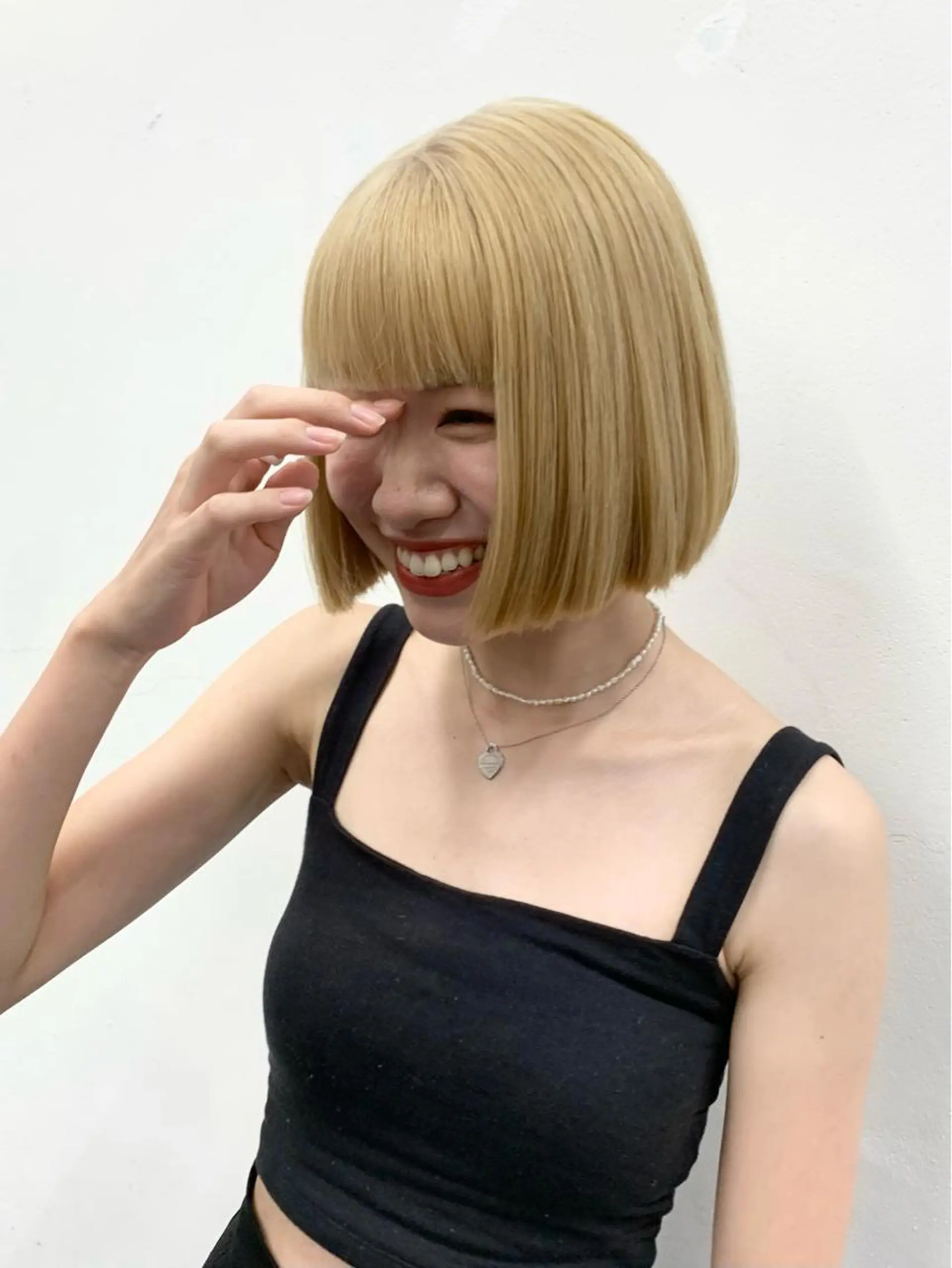 ショート カラー ヘアアレンジ 切りっぱなしボブ ブリーチ ブロンド ケアブリーチ ハイトーンカラー カット ヘアカラー トリートメント HARU//原宿🤍 リピート率NO.1のヘアスタイル