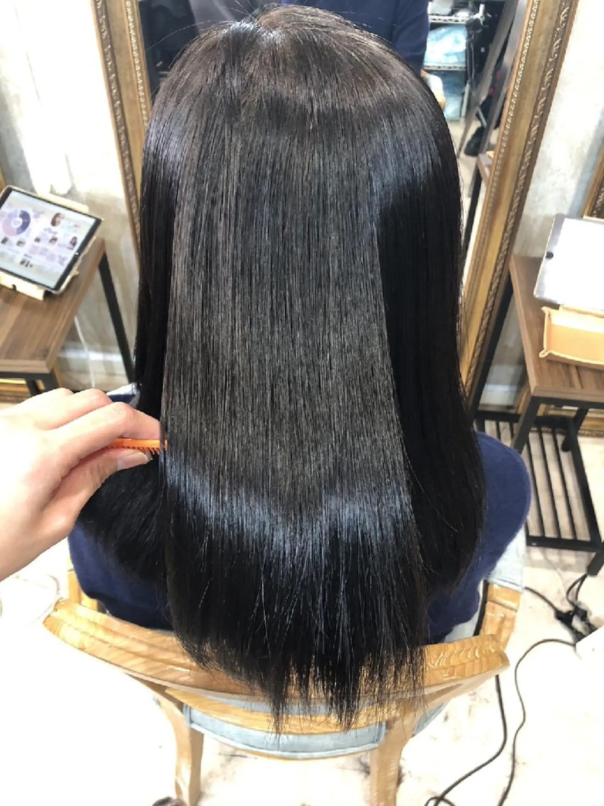 セミロング カラー トリートメント AnFye une qatllのヘアスタイル