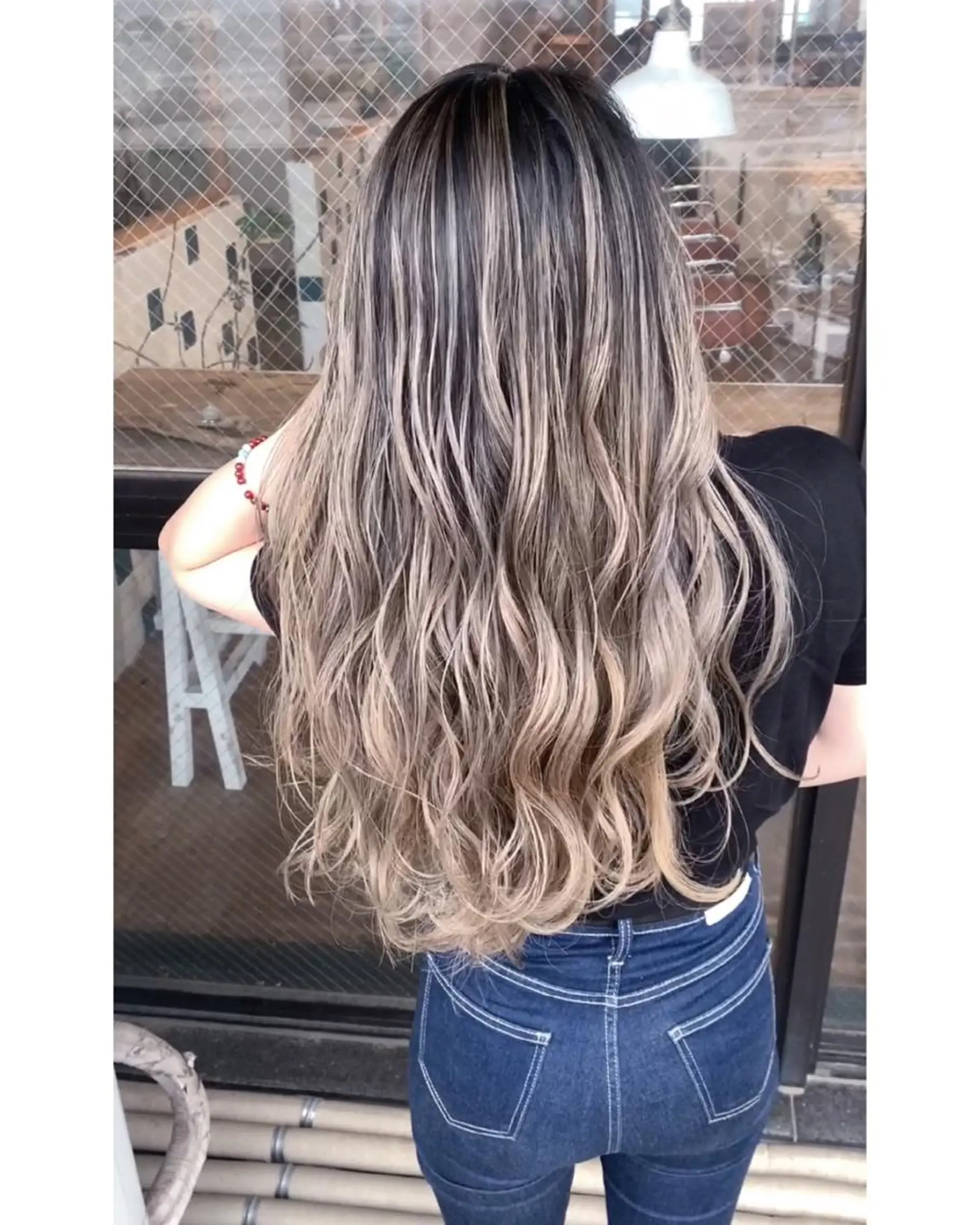 カラー バレイヤージュ ハイライトカラー Beyond（kitaro）所属・石井辰功也 フリーランス美容師のヘアスタイル