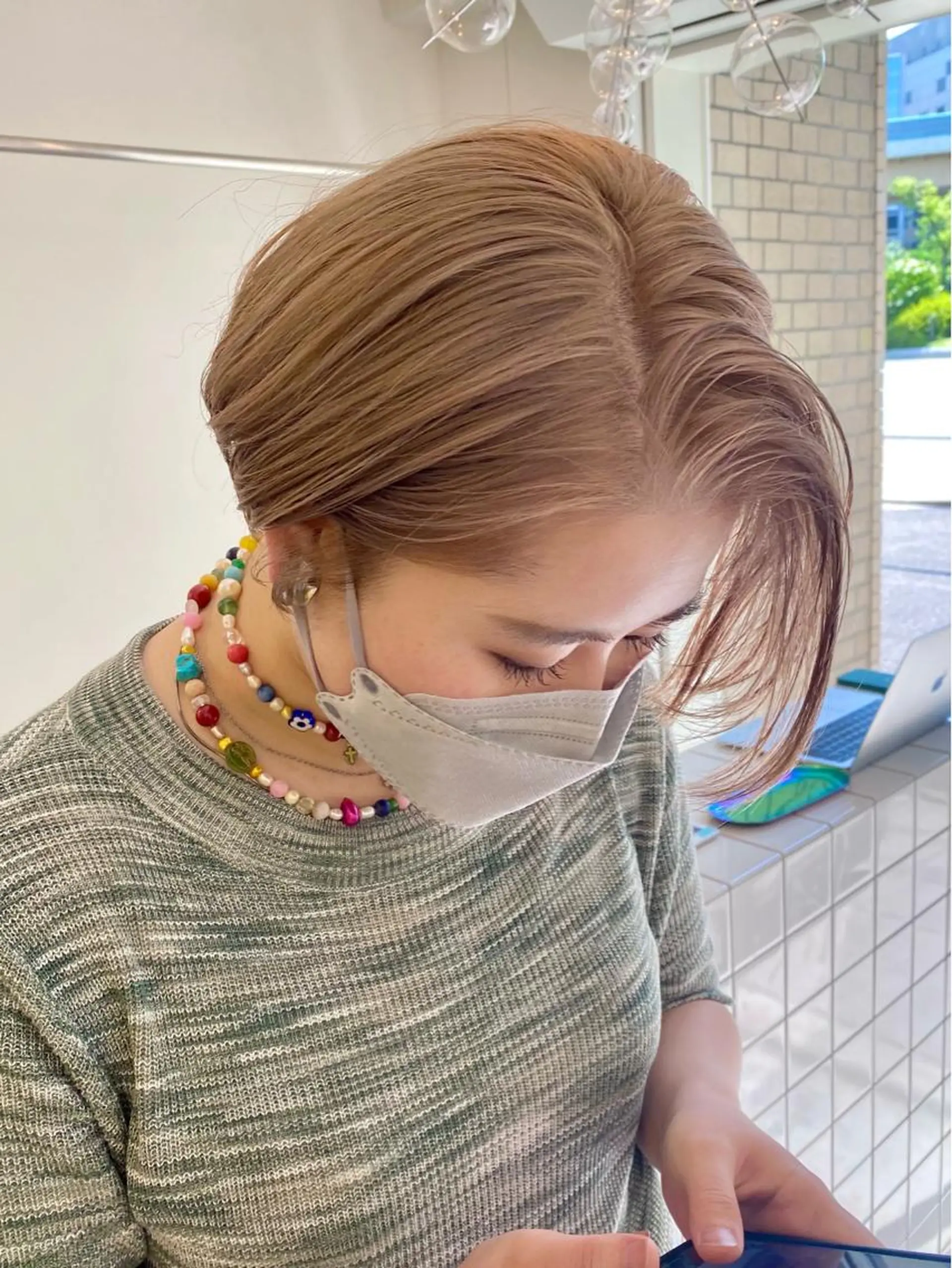 ショート カラー ベージュカラー ハイトーンカラー ハイトーンベージュ ショートヘア natsune /レイヤーカットのヘアスタイル