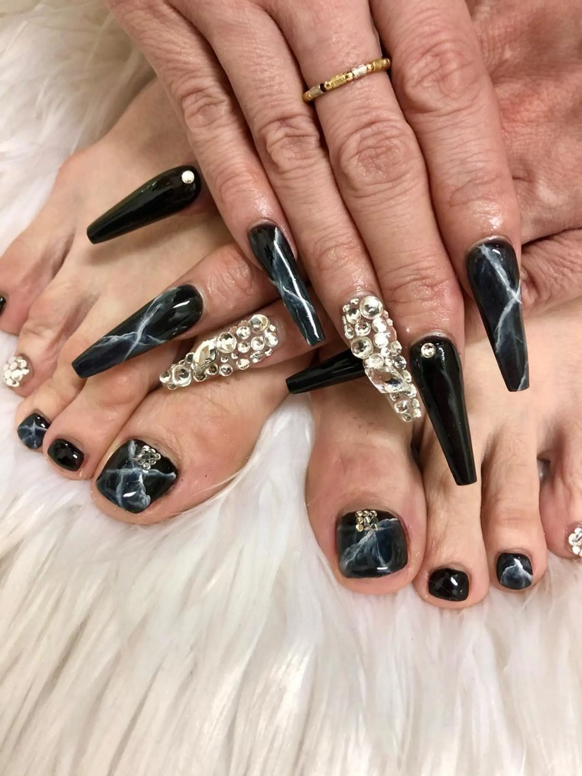 ネイル MADIA藤沢所属・MADIA MEGUのネイルデザイン