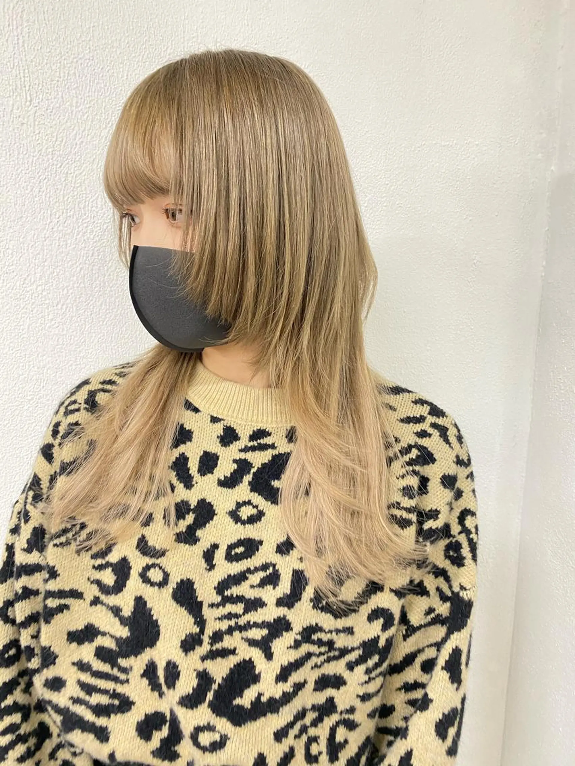 セミロング カラー ブリーチ エクステ カット エクステ レイヤーウルフ エクステ磯部のヘアスタイル