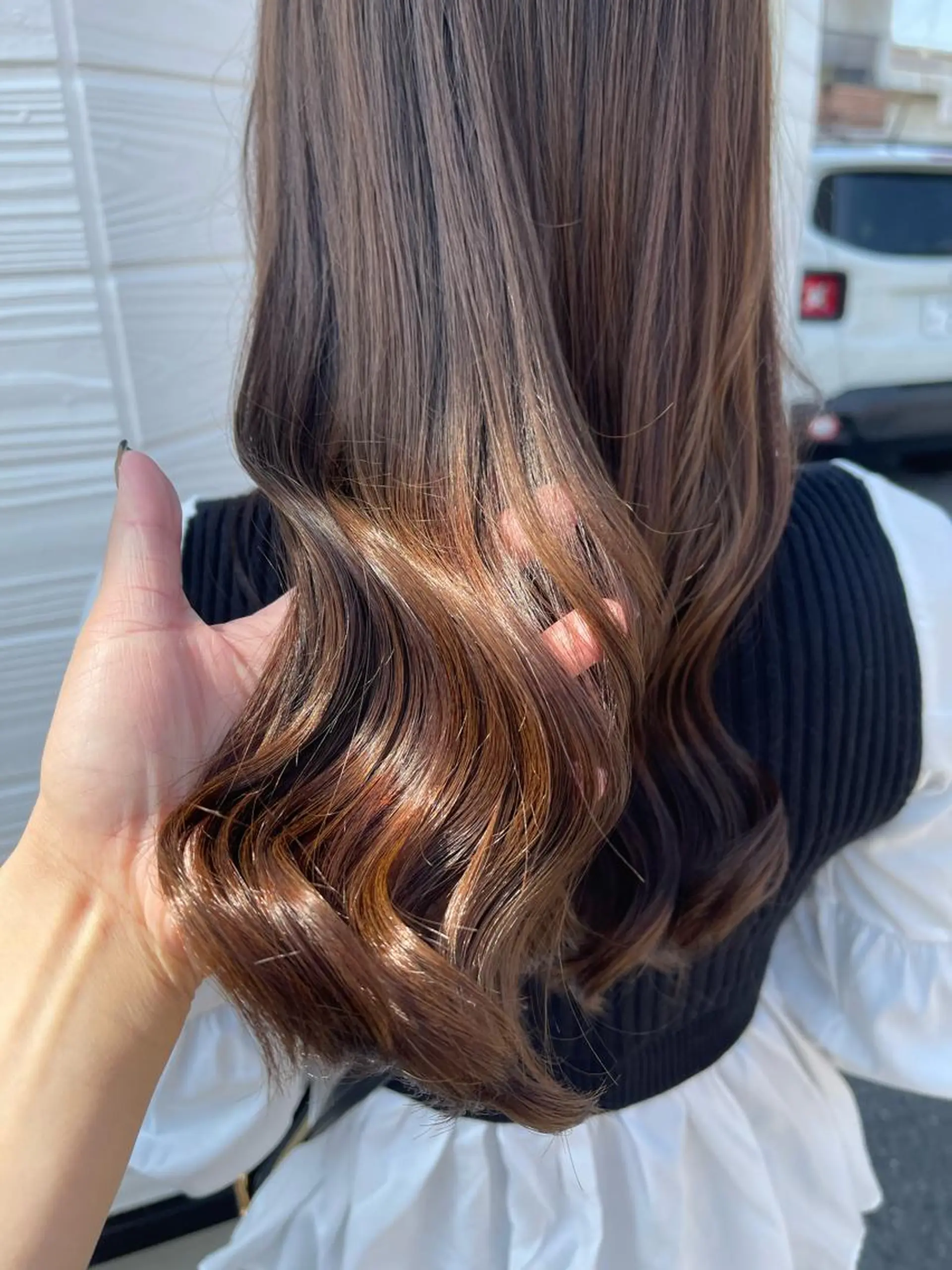 ロング ヘアカラー 半田 知穂のヘアスタイル