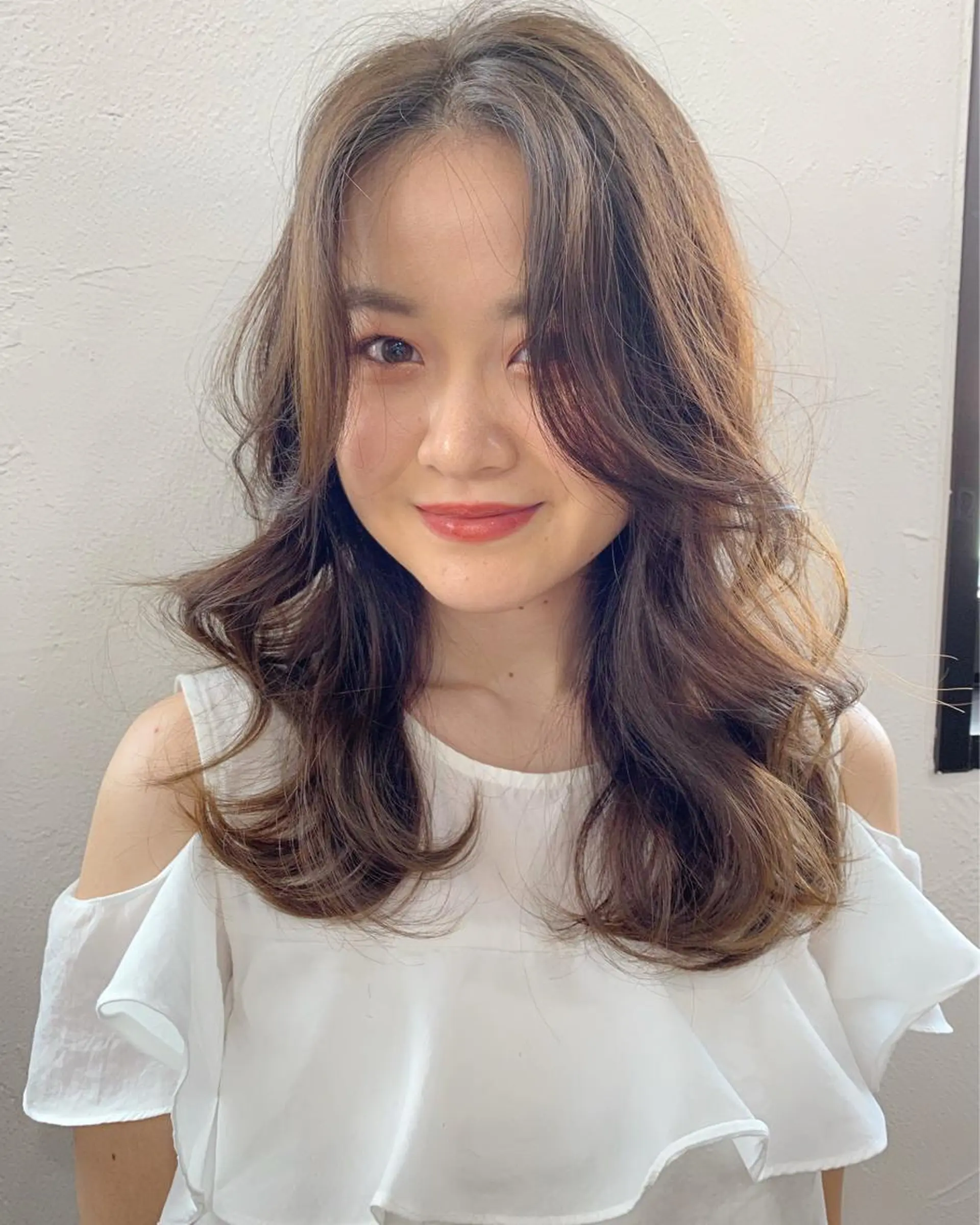 セミロング 韓国風ヘア 榎園 由美のヘアスタイル