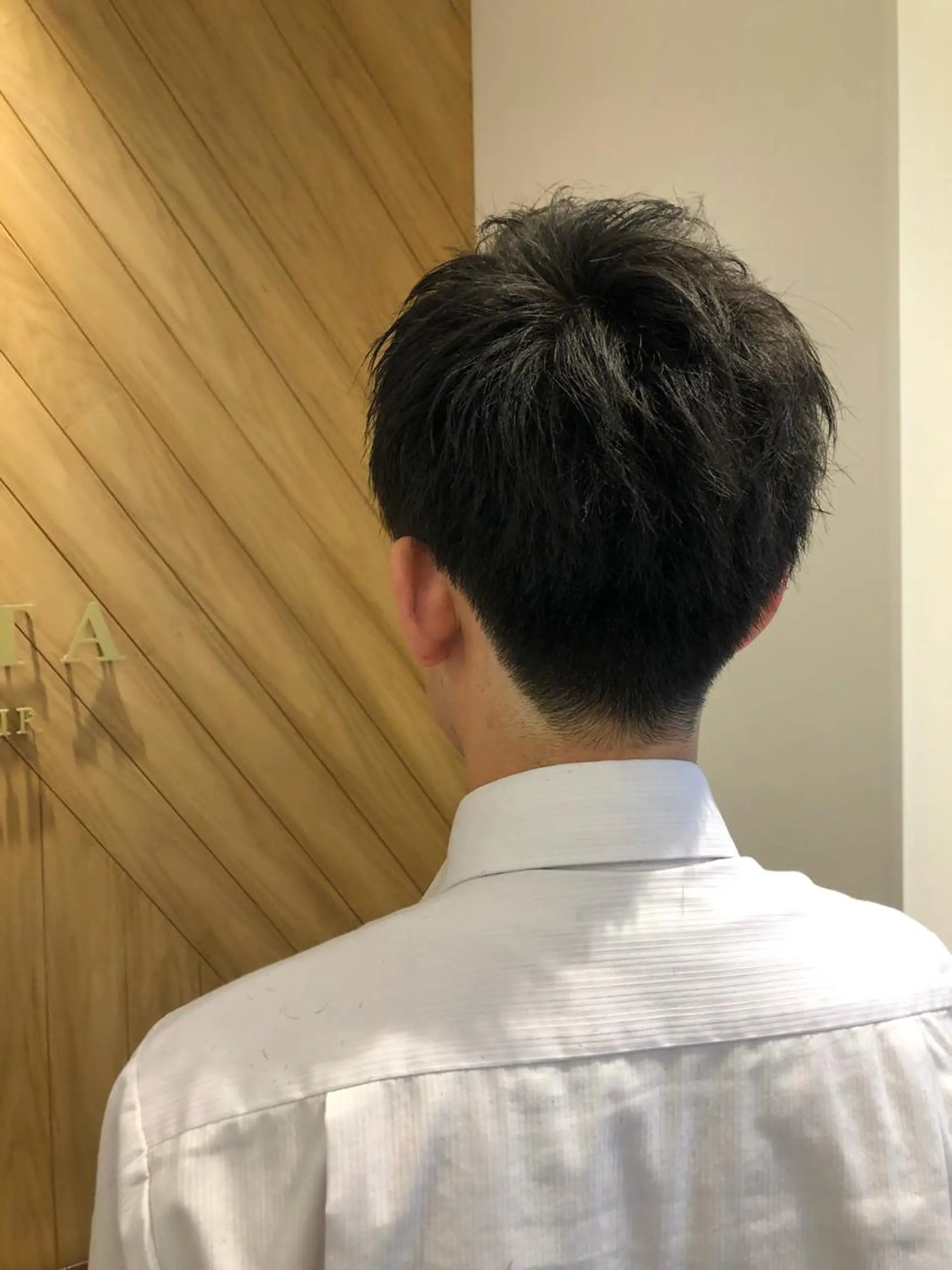 ショート メンズ 刈り上げ ショートヘア 鈴村 大介のヘアスタイル