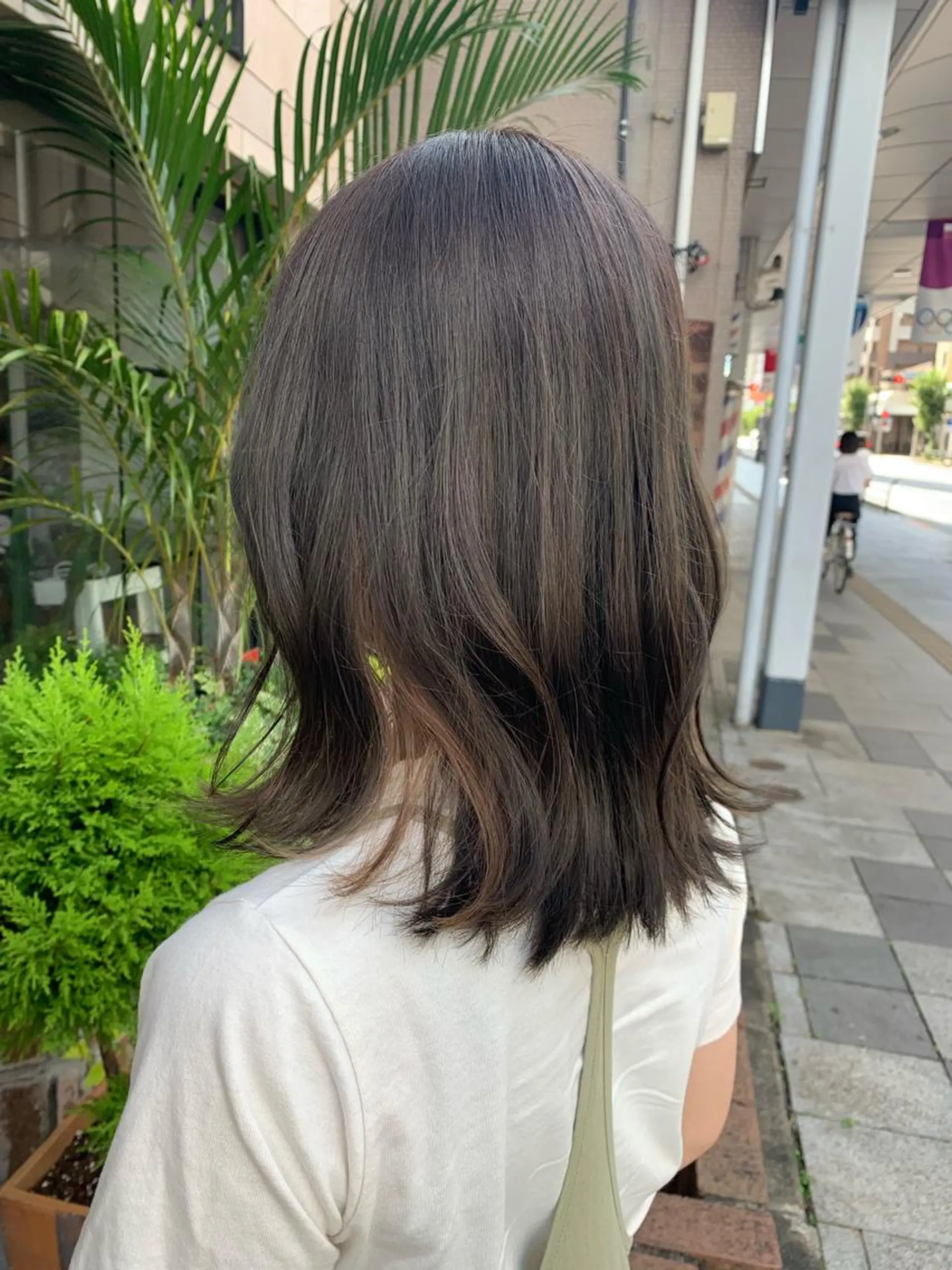 ミディアム カラー アッシュ ベージュカラー カット ヘアカラー SHIAN 八王子👼鬼塚さやかのヘアスタイル