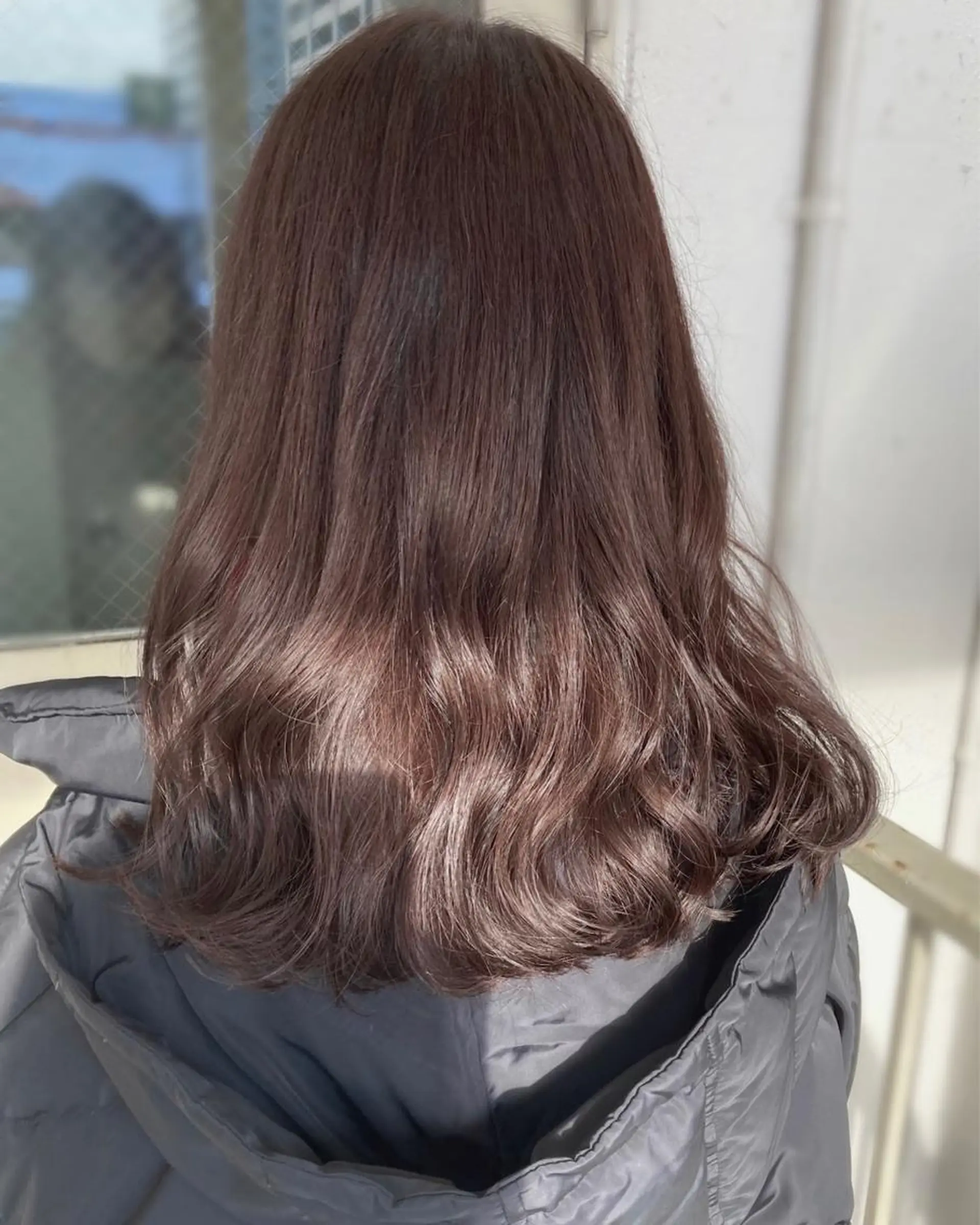 ミディアム roka ノゾミのヘアスタイル