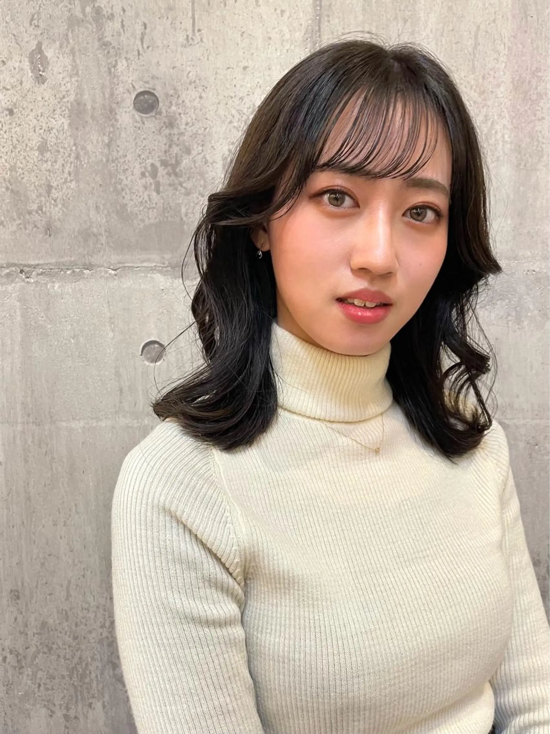 カラー アッシュ アッシュグレー ヘアカラー トリートメント 竹内 春奈のヘアスタイル