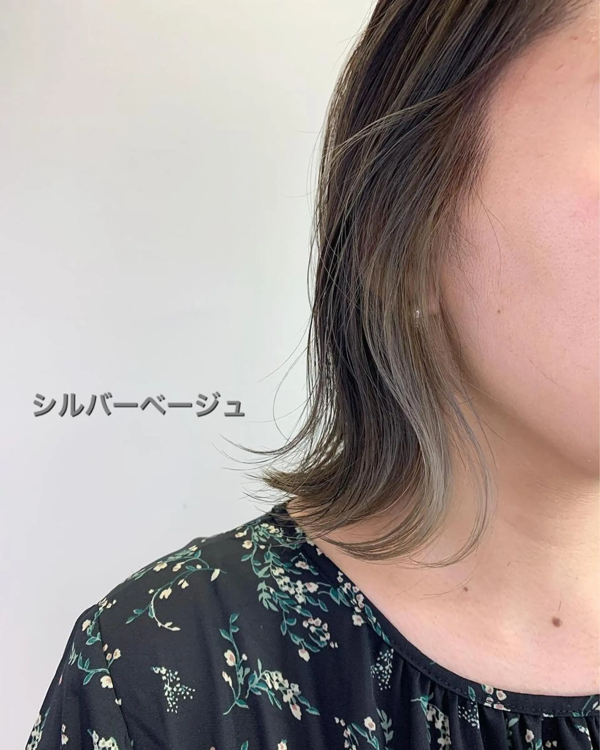 ショート カラー ベージュカラー ブリーチ ダークグレー ダークグレージュ グレージュ SALOWIN神戸三宮店所属・【美髪を叶える】中谷 彰宏（アキ)のヘアスタイル