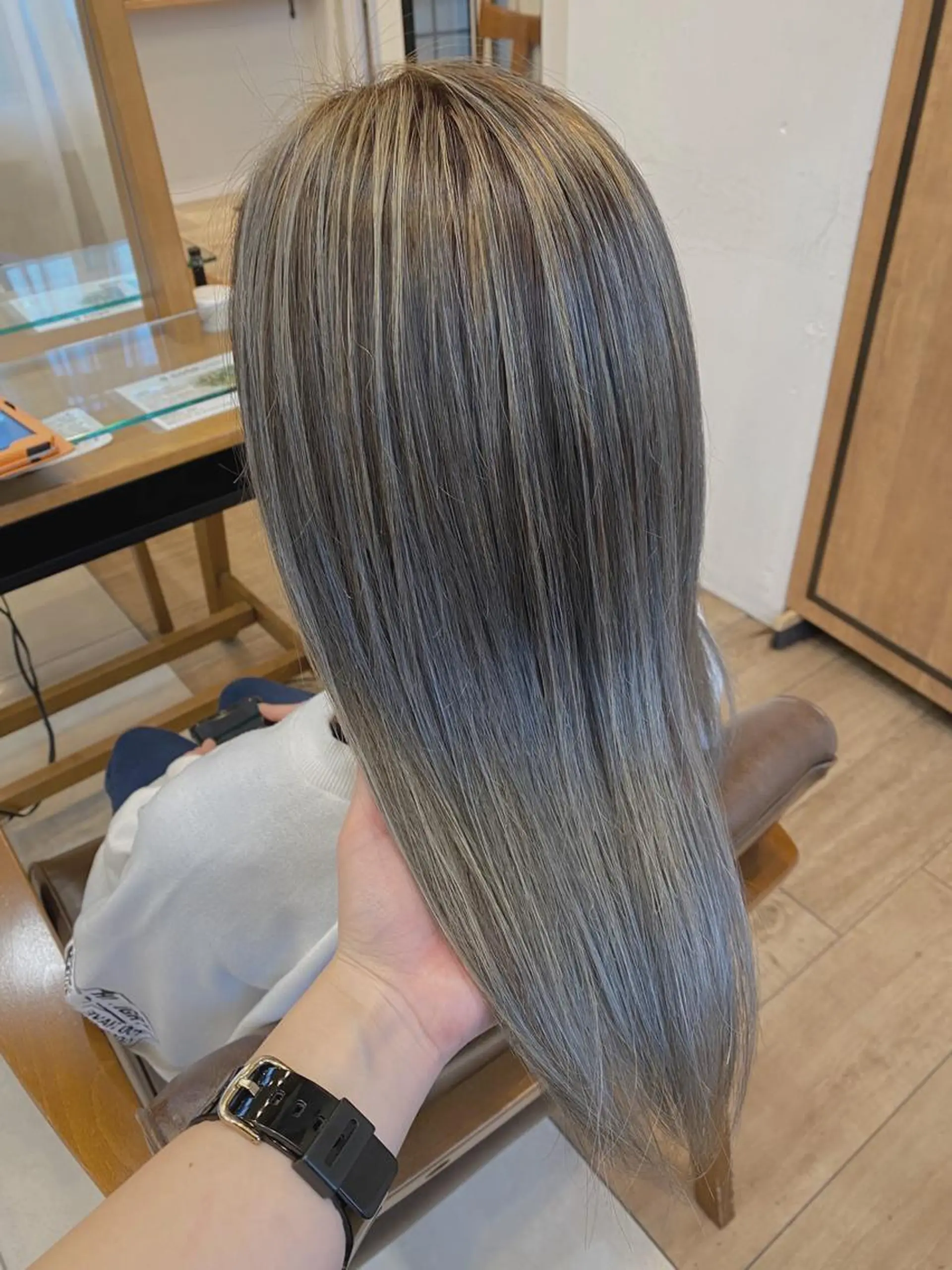 ロング カラー ハイライトカラー ハイライト ブリーチ指名 NO1🌈SAKIのヘアスタイル