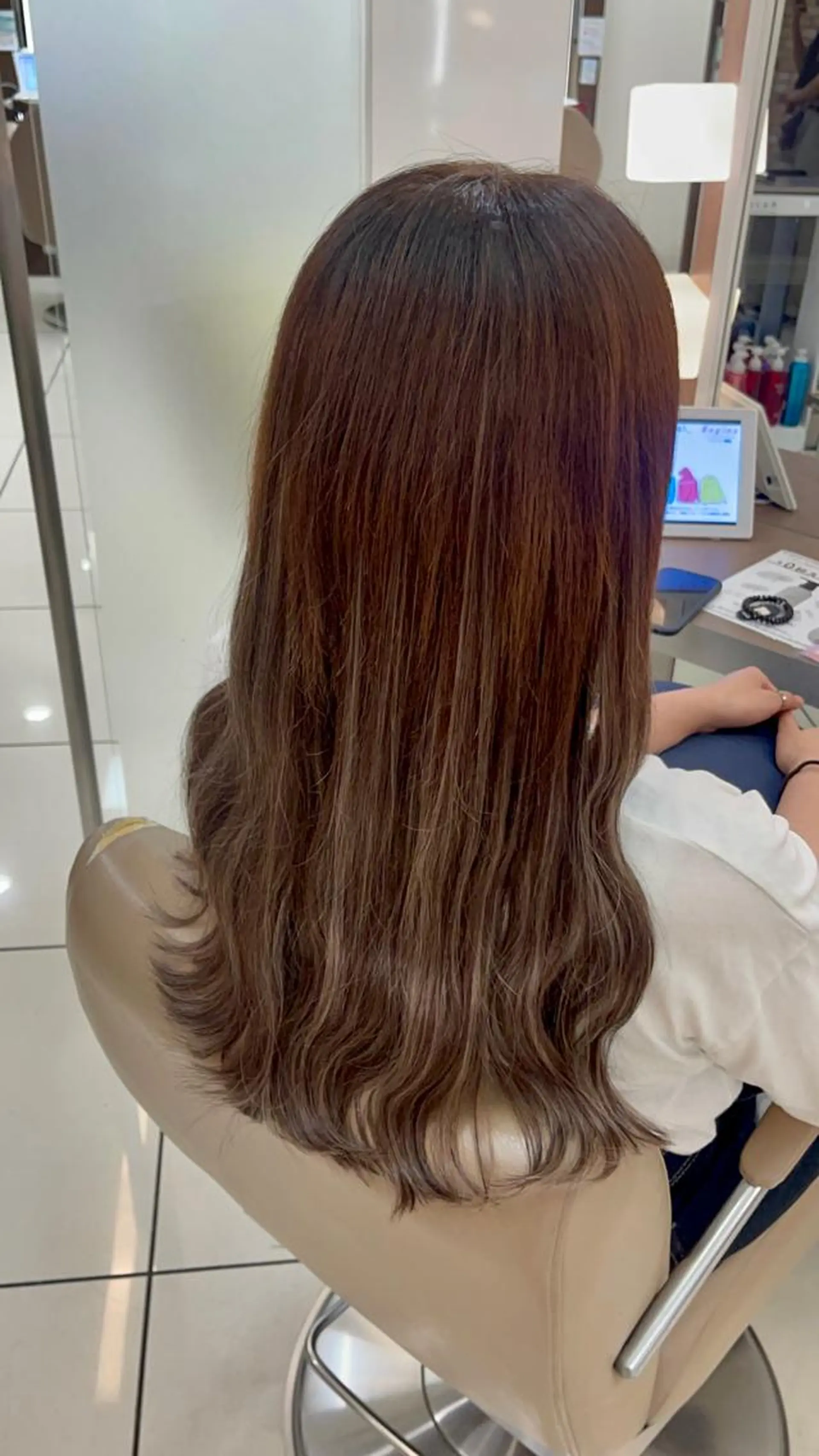 ミディアム 羽エクステ/シール エクステ/横浜駅5分のヘアスタイル
