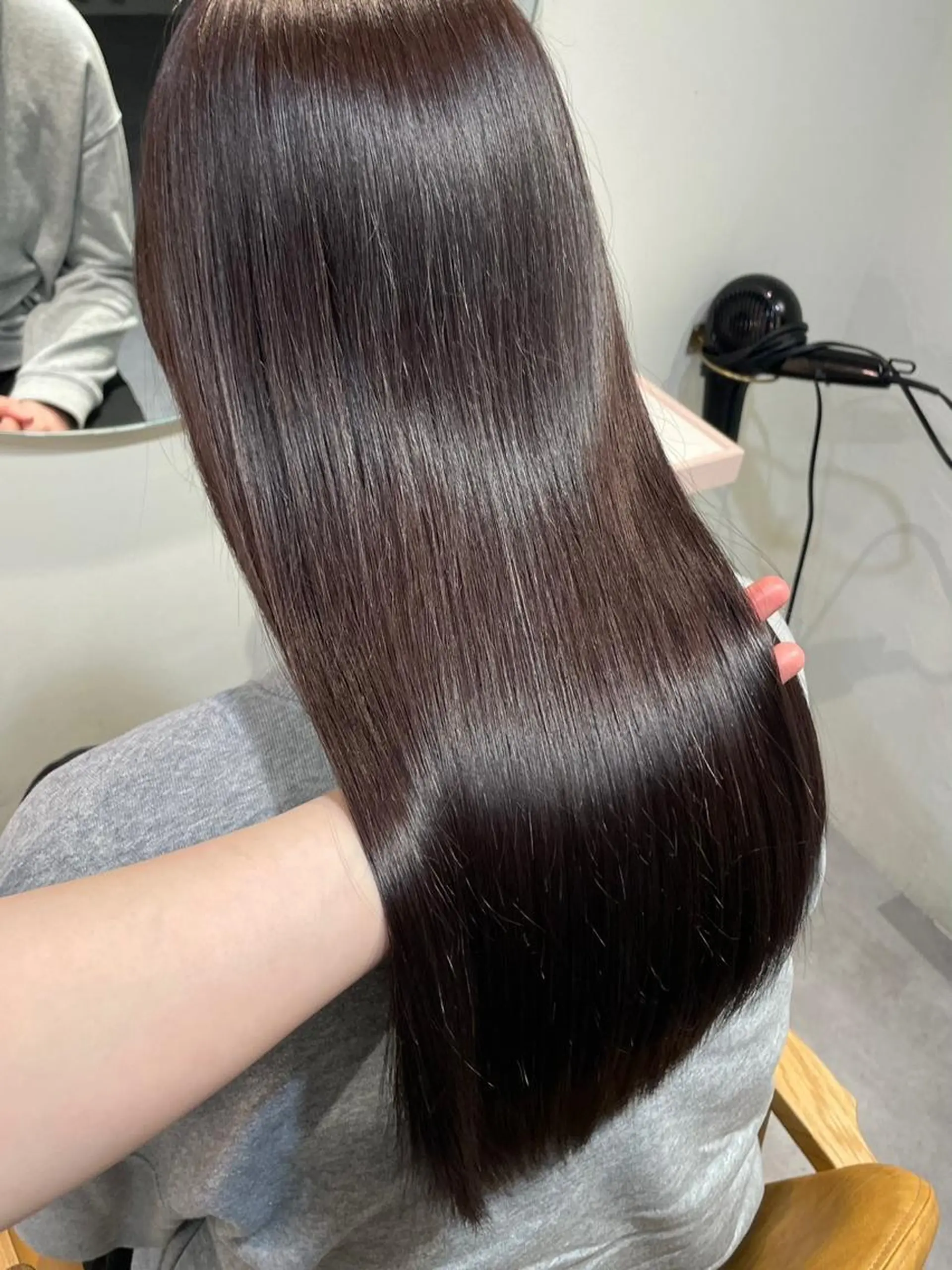 カラー 若月 あやかのヘアスタイル