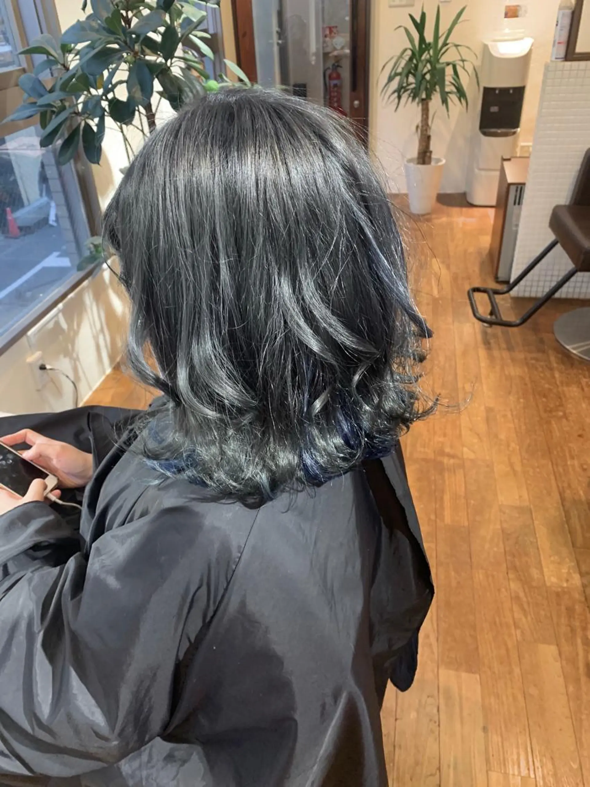 カラー I. NARUSEのヘアスタイル