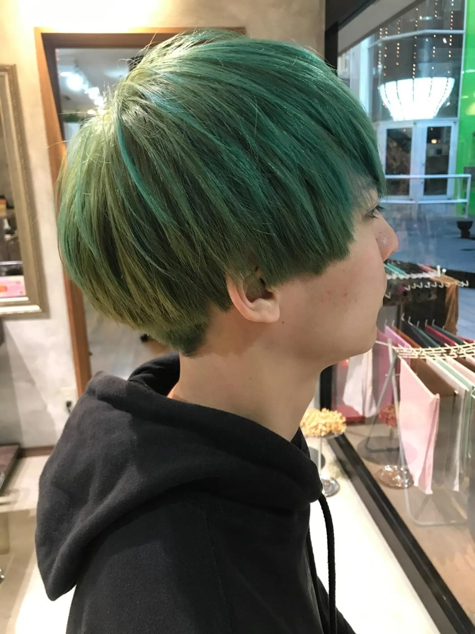 ショート カラー 松村 崇弘のヘアスタイル