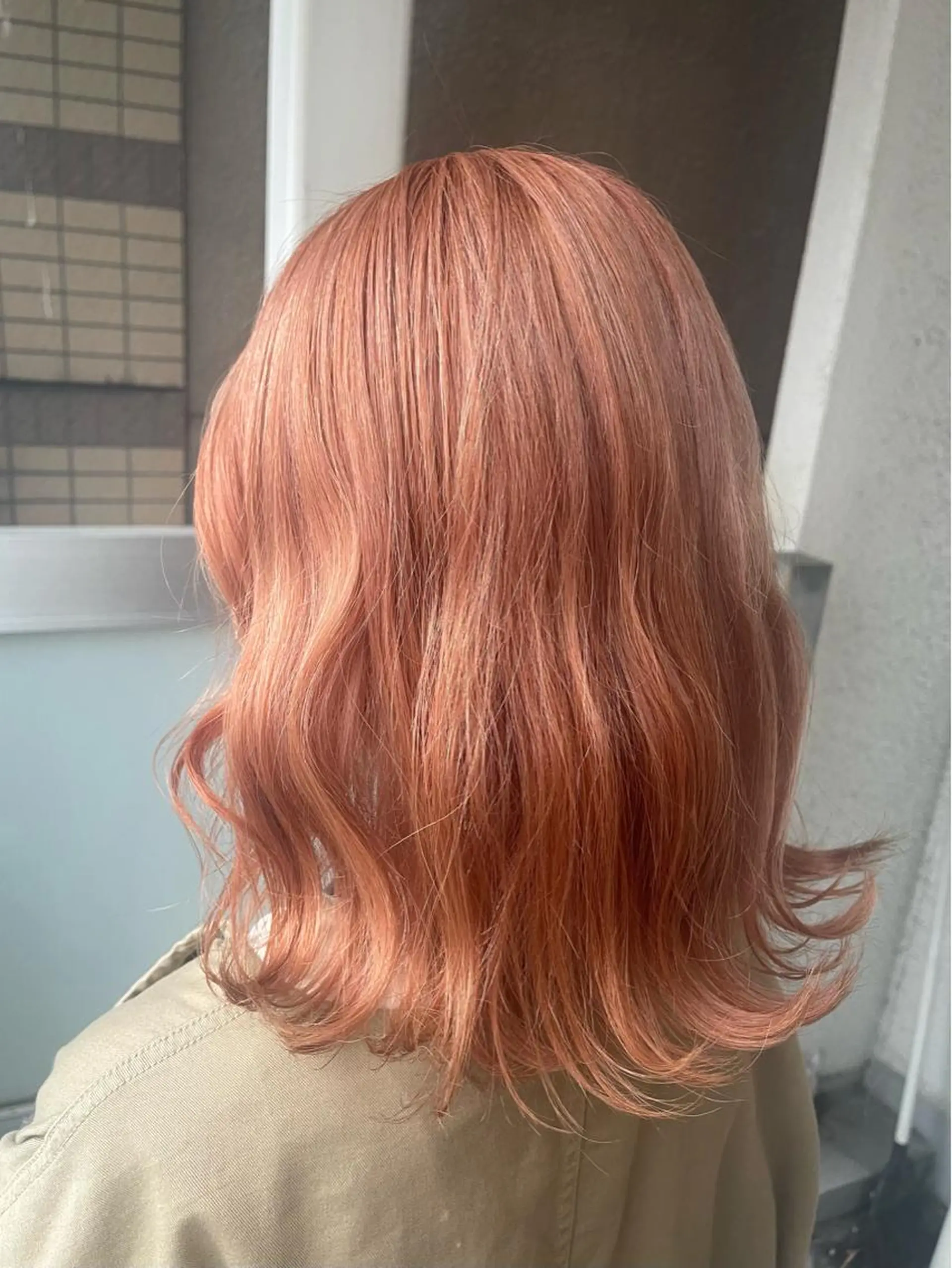 セミロング カラー ブリーチ デザインカラー ダブルカラー ハイトーンカラー インナーカラー ヘアカラー オーストヘアー ミコ所属・岩谷/ブリーチ 🫧透明感カラーのヘアスタイル