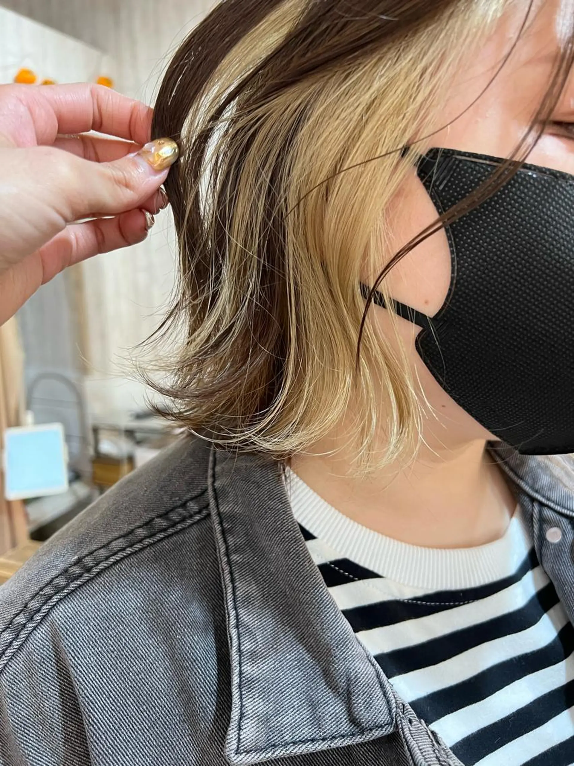 ショート カラー ベージュカラー ブリーチ ケアブリーチ 透明感カラー デザインカラー ダブルカラー　/ インナーカラーMiiのヘアスタイル