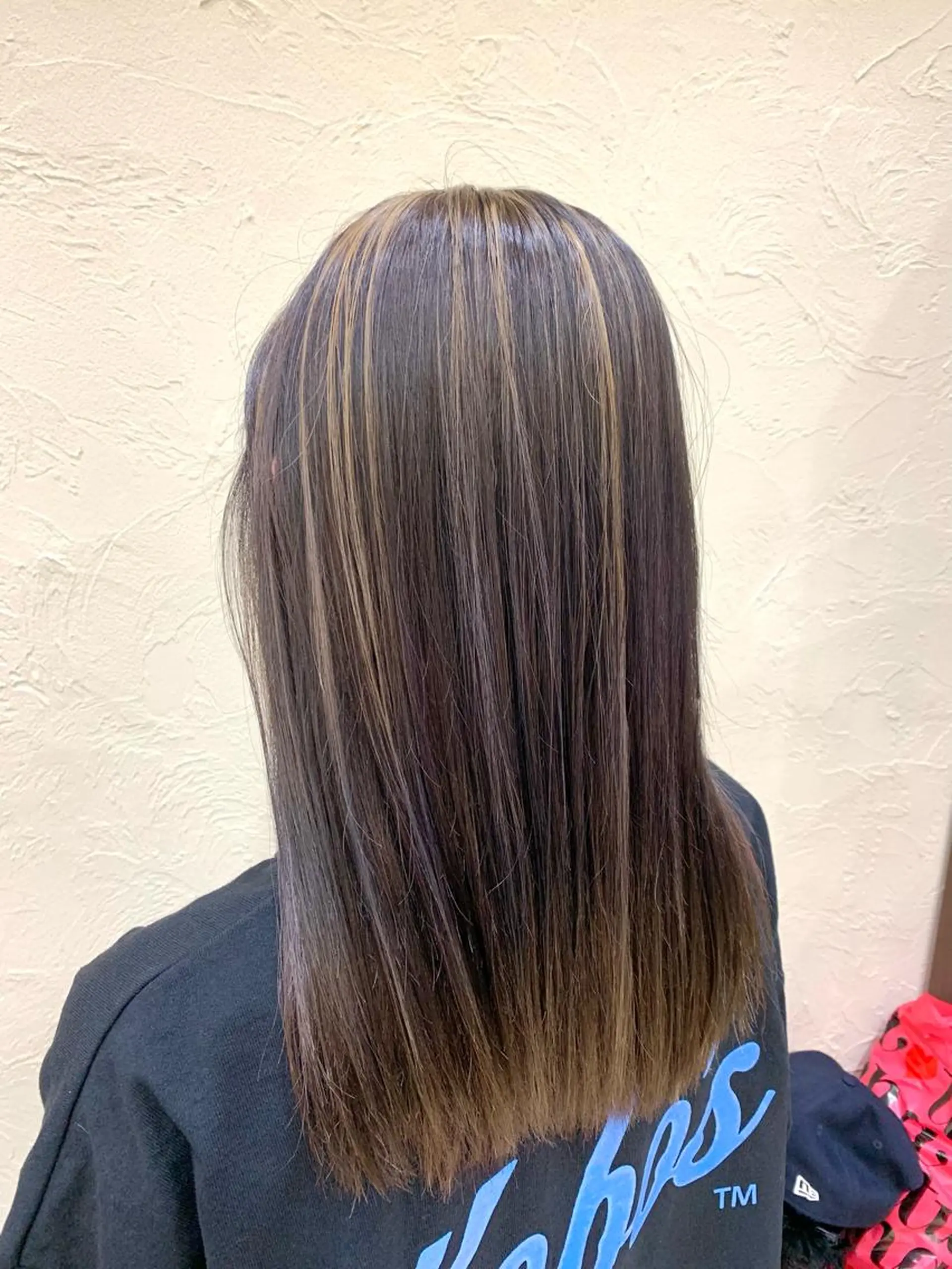 セミロング in'dexhair U所属・ブリーチ🌈ハイトー ンカラー ✨アニカ✨のヘアスタイル