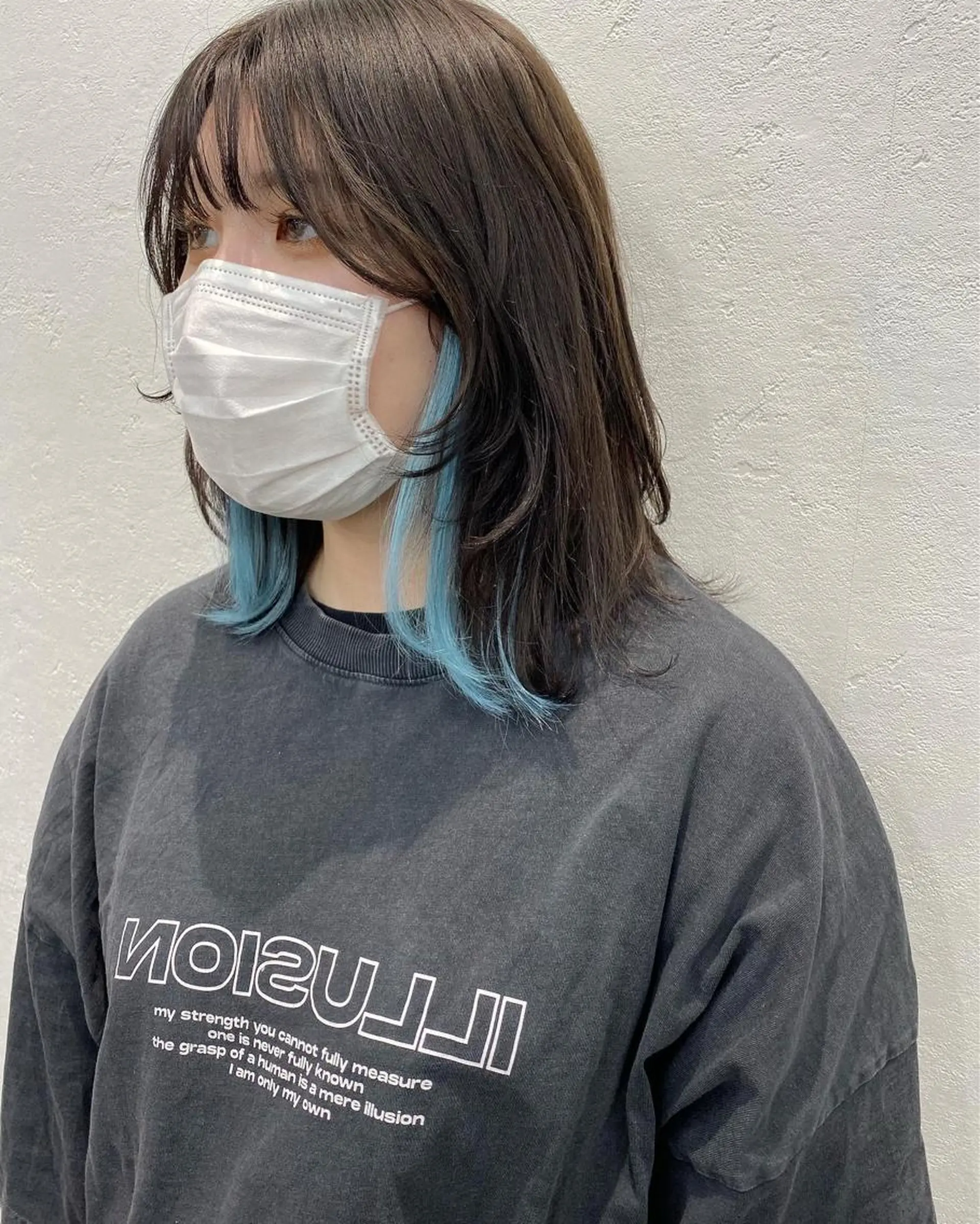 ミディアム カラー オリーブ/アッシュ やわらか透明感カラーのヘアスタイル