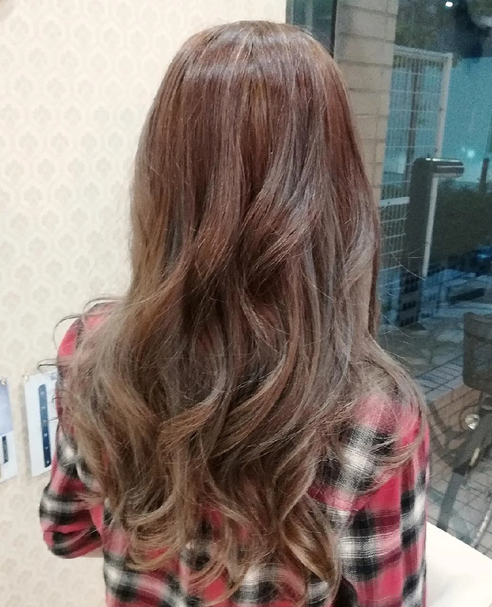 ロング カラー グレージュ ハイライトカラー ハイライト ヘアカラー トリートメント sato shoheiのヘアスタイル