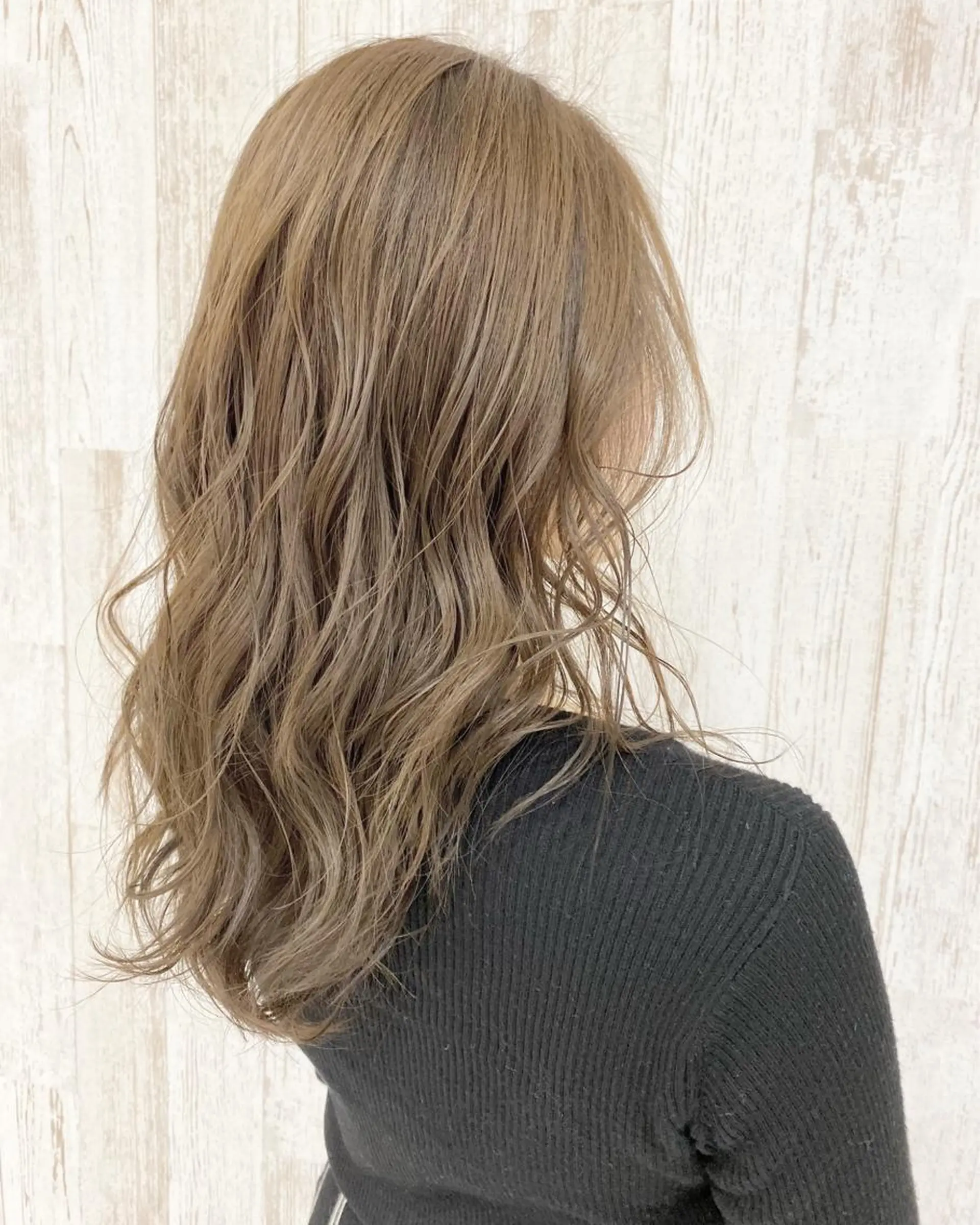 ロング カラー ベージュカラー 透明感カラー RAG副店長伊藤 真規のヘアスタイル