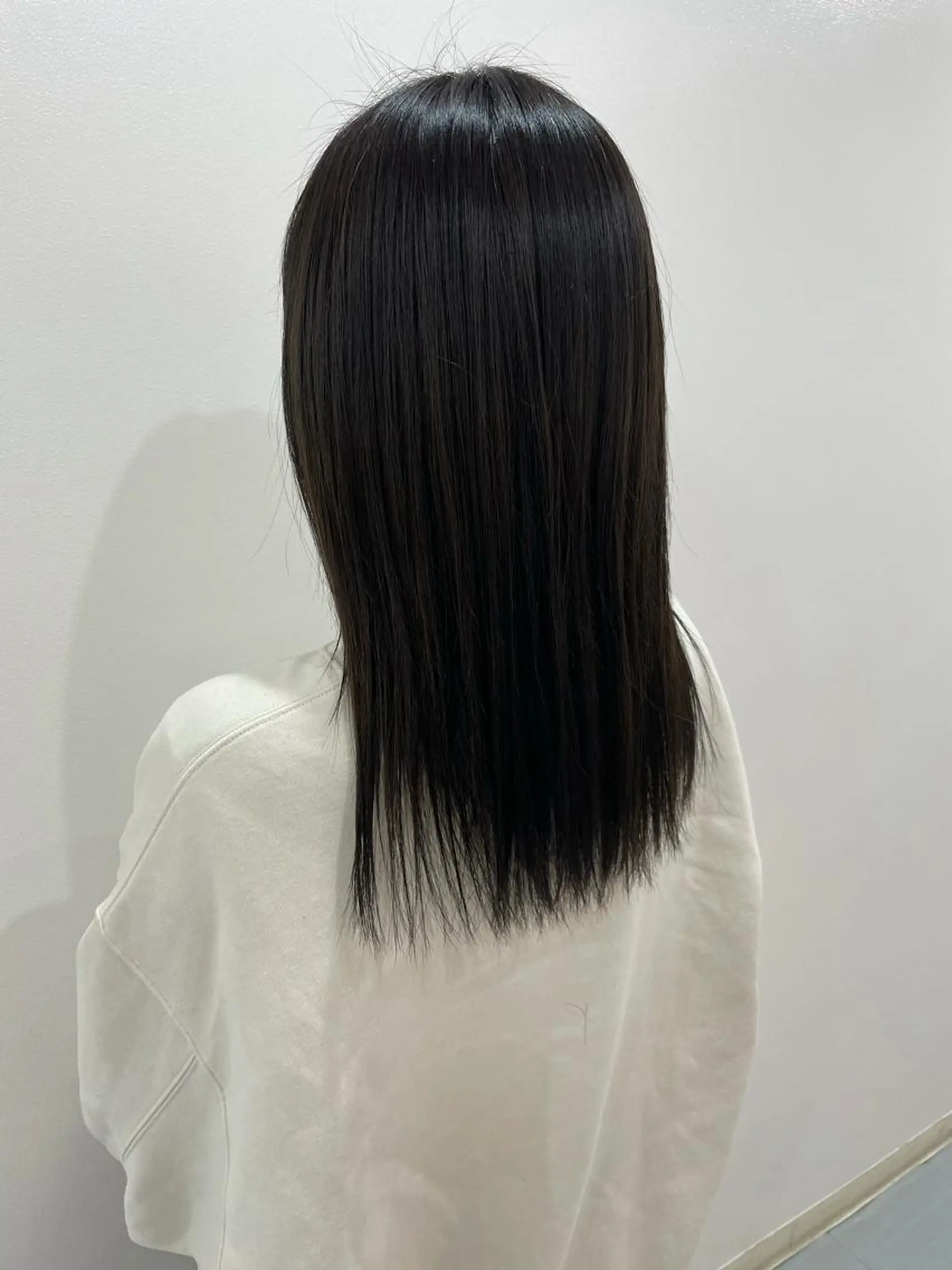 セミロング カラー akane .のヘアスタイル