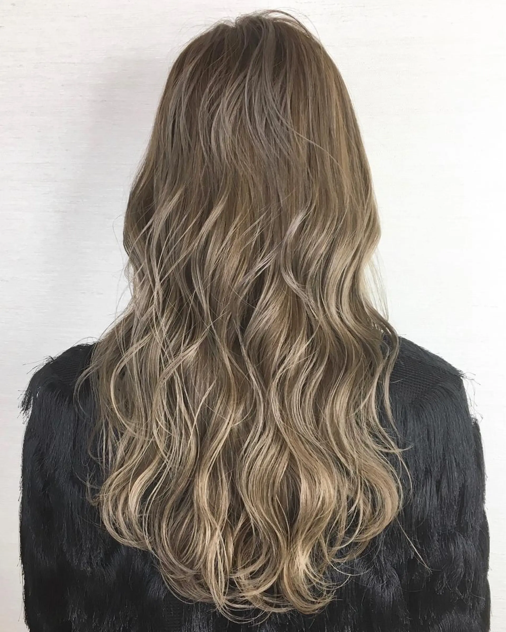 ロング ブリーチなしダブル/ レイヤーカット 小棹のヘアスタイル