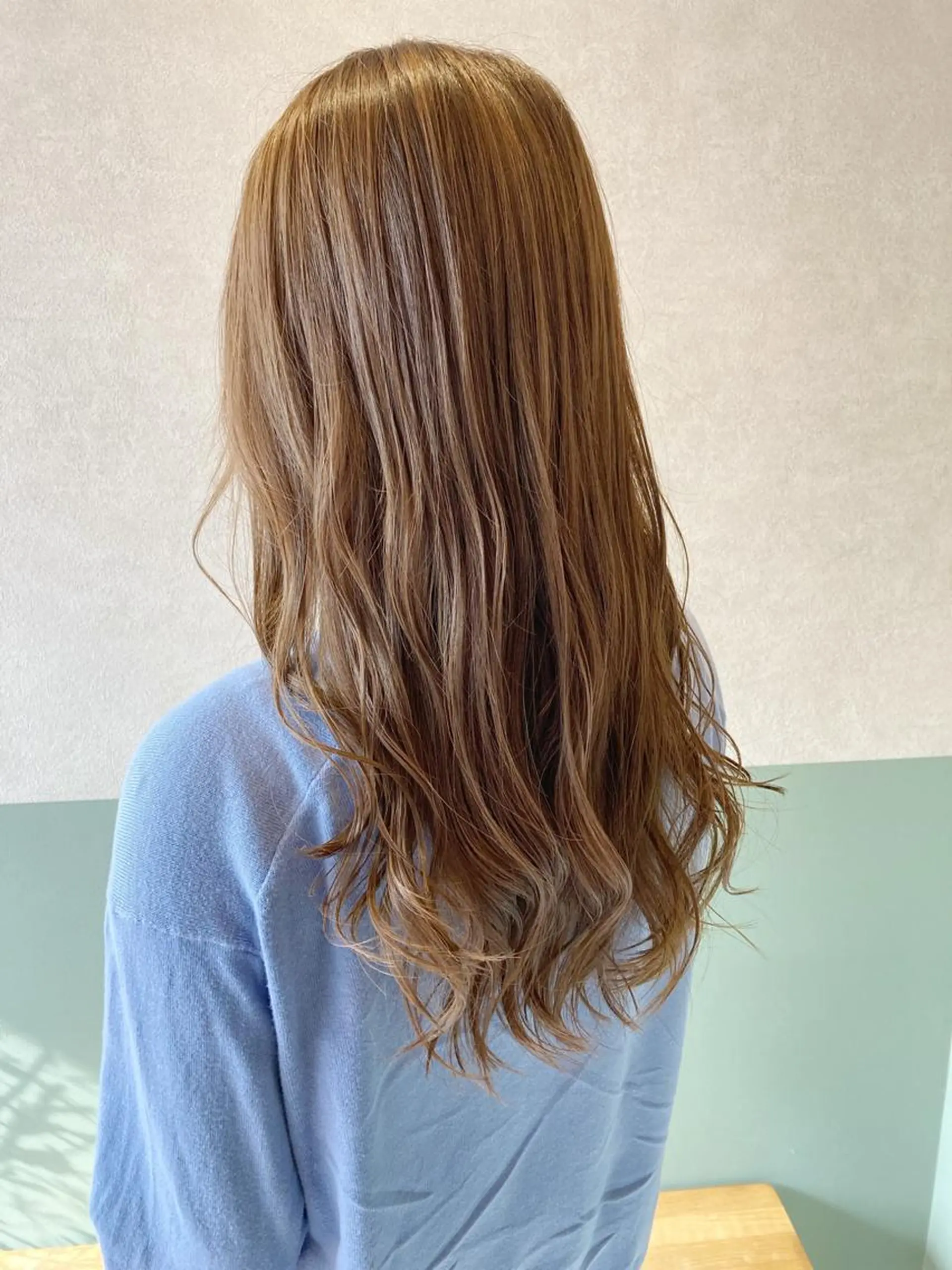 ロング カラー アッシュ アッシュグレー アッシュグレージュ ベージュカラー ブリーチ カット ヘアカラー トリートメント ボブ/ハイトーン 立川loose 下田のヘアスタイル