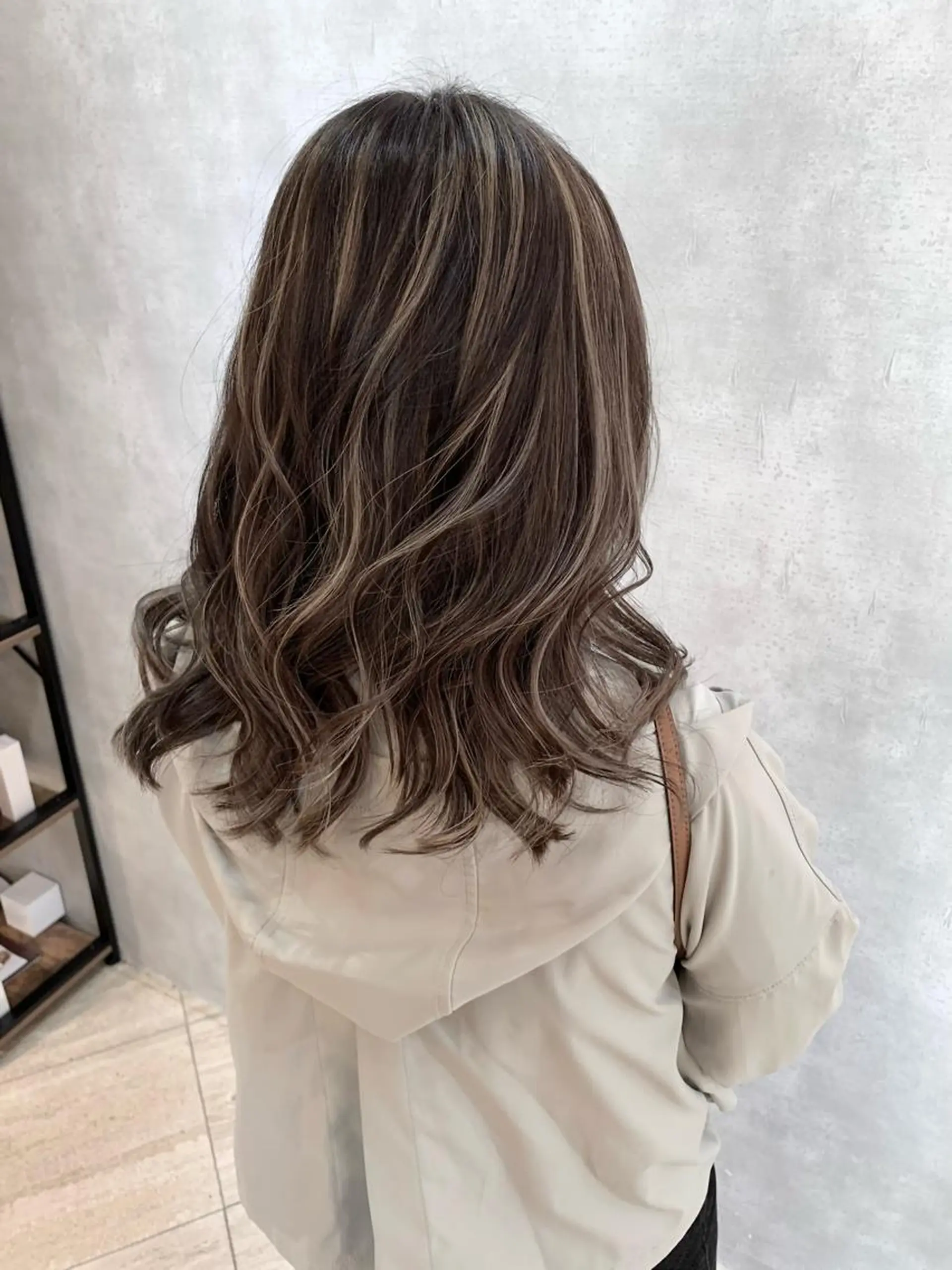 セミロング カラー ハイライトカラー ハイライト ヘアカラー hiar make ROSEL所属・ROSEL末吉 海渡のヘアスタイル