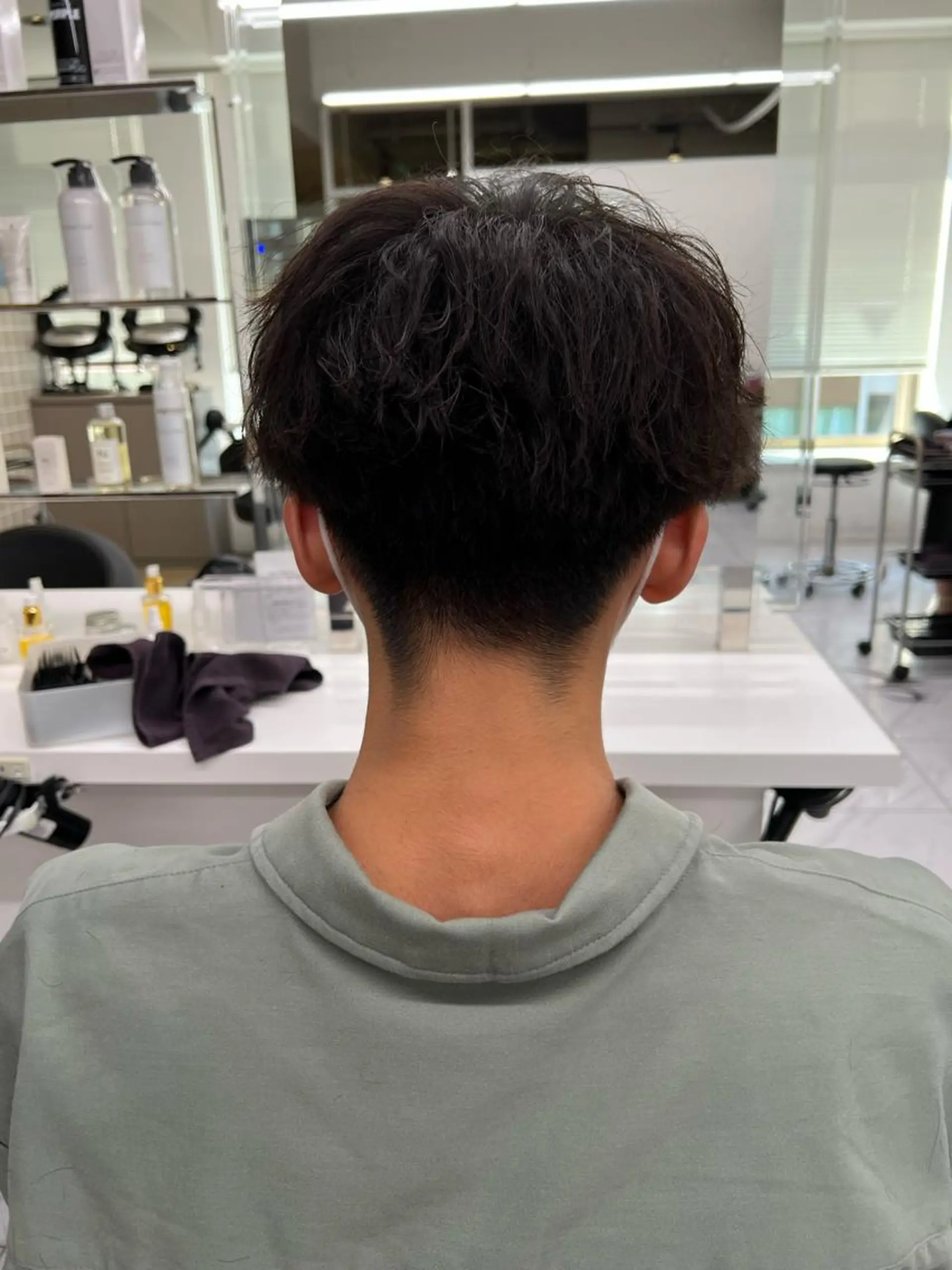 ショート カラー パーマ メンズ センターパート メンズ韓国風 韓国マッシュ マッシュウルフ マッシュ カット ヘアカラー トリートメント ヘッドスパ ヘアセット トレンド/レイヤー うる艶🪞CANDYのヘアスタイル