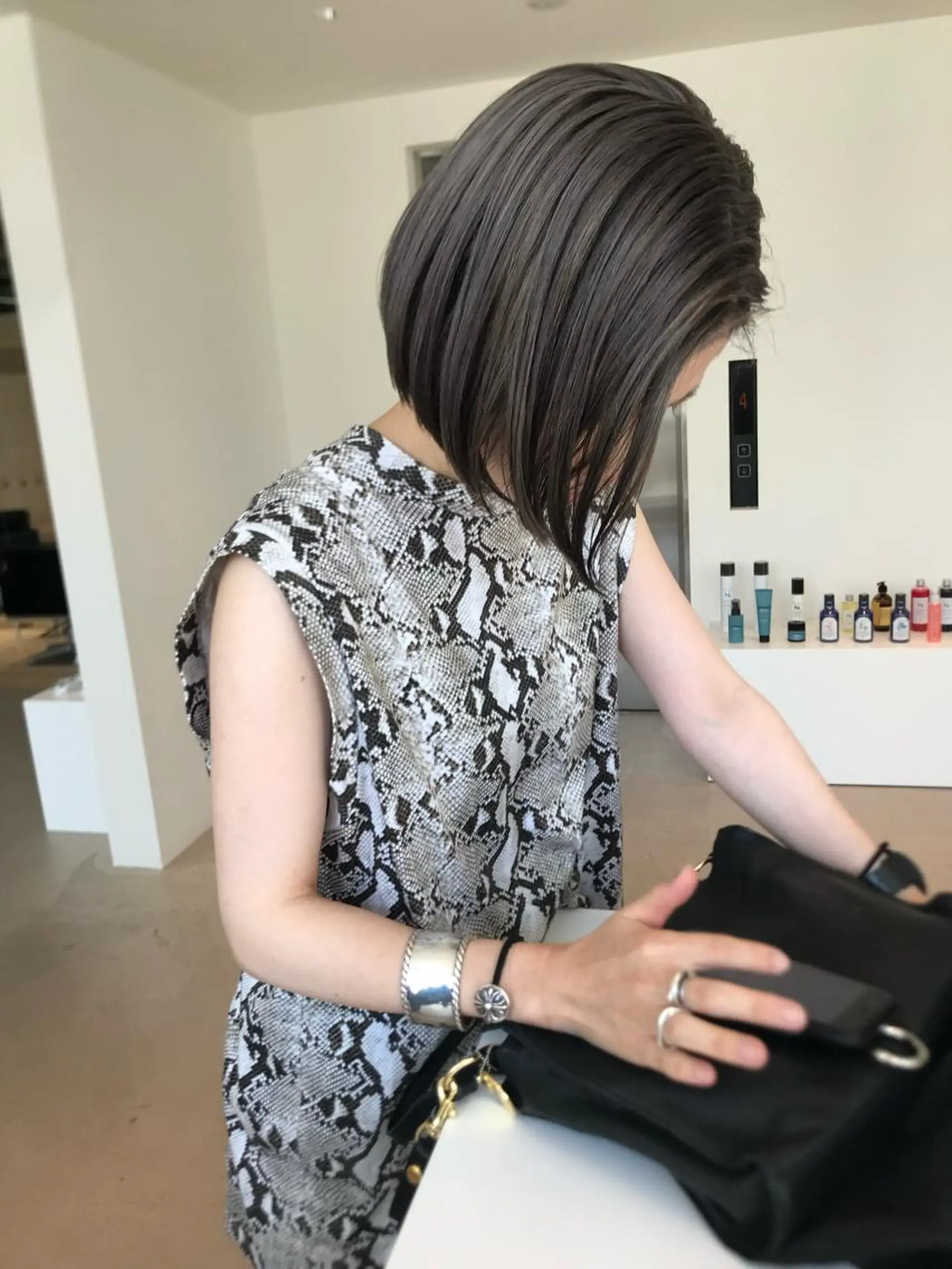 ショート カラー アッシュ ブリーチ STAN WOOD所属・似合わせcut 🔥yutakaのヘアスタイル