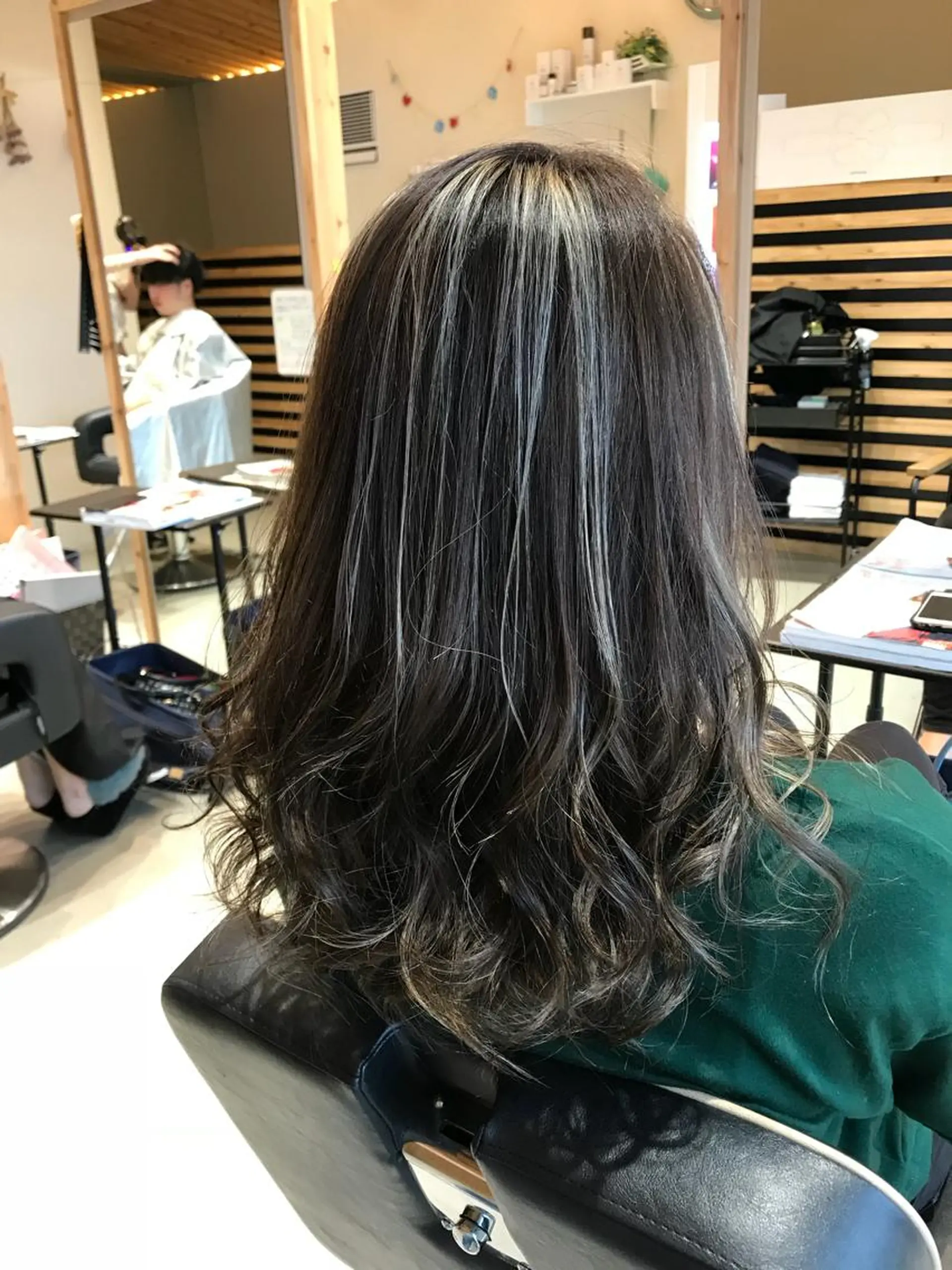 セミロング カラー 関口 友行のヘアスタイル