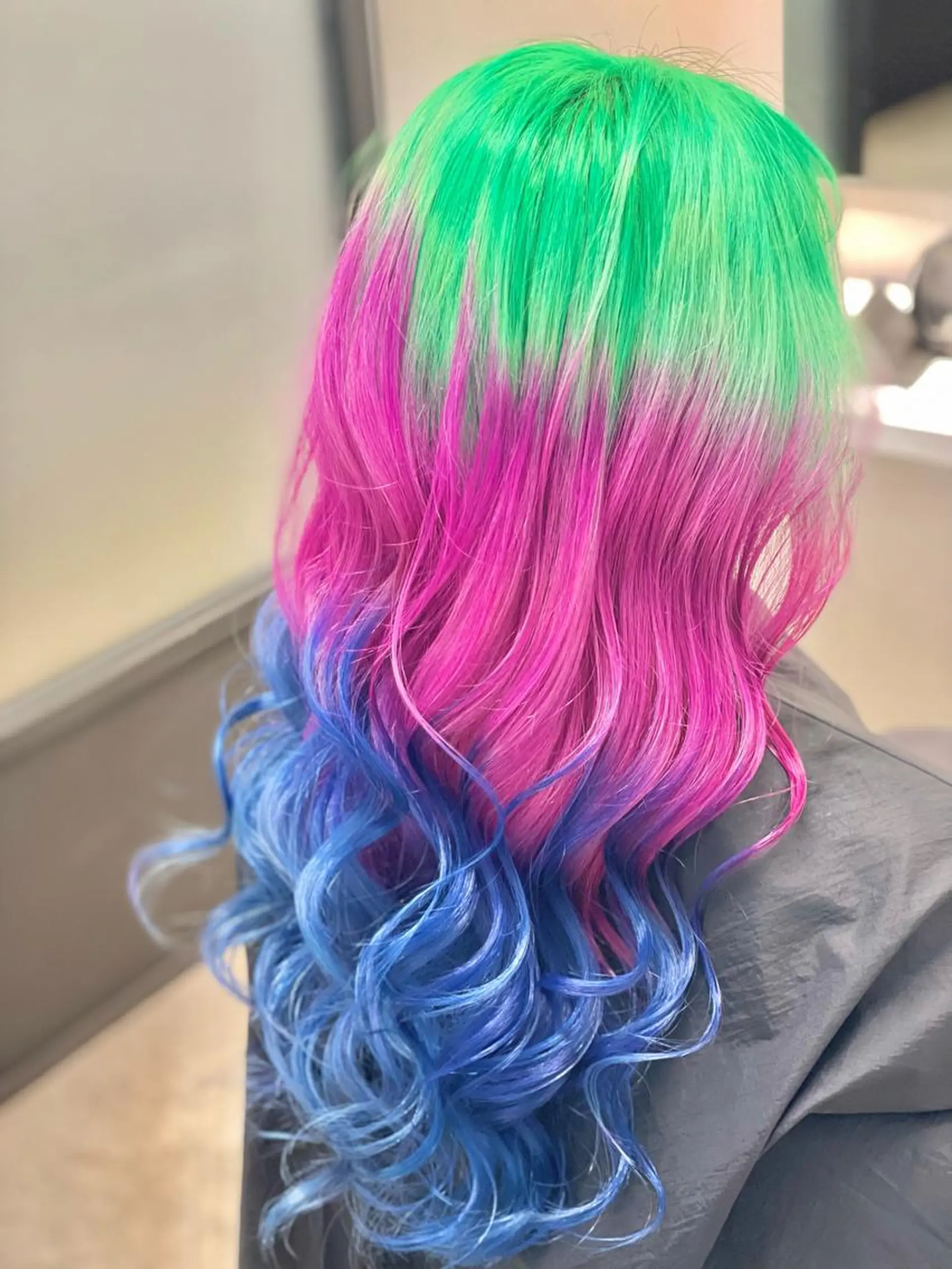 セミロング カラー ヘアアレンジ ブリーチ ブルーカラー ケアブリーチ ダブルカラー グラデーションカラー ヘアカラー トリートメント 髪質改善×ハイトーン 中田啄也のヘアスタイル