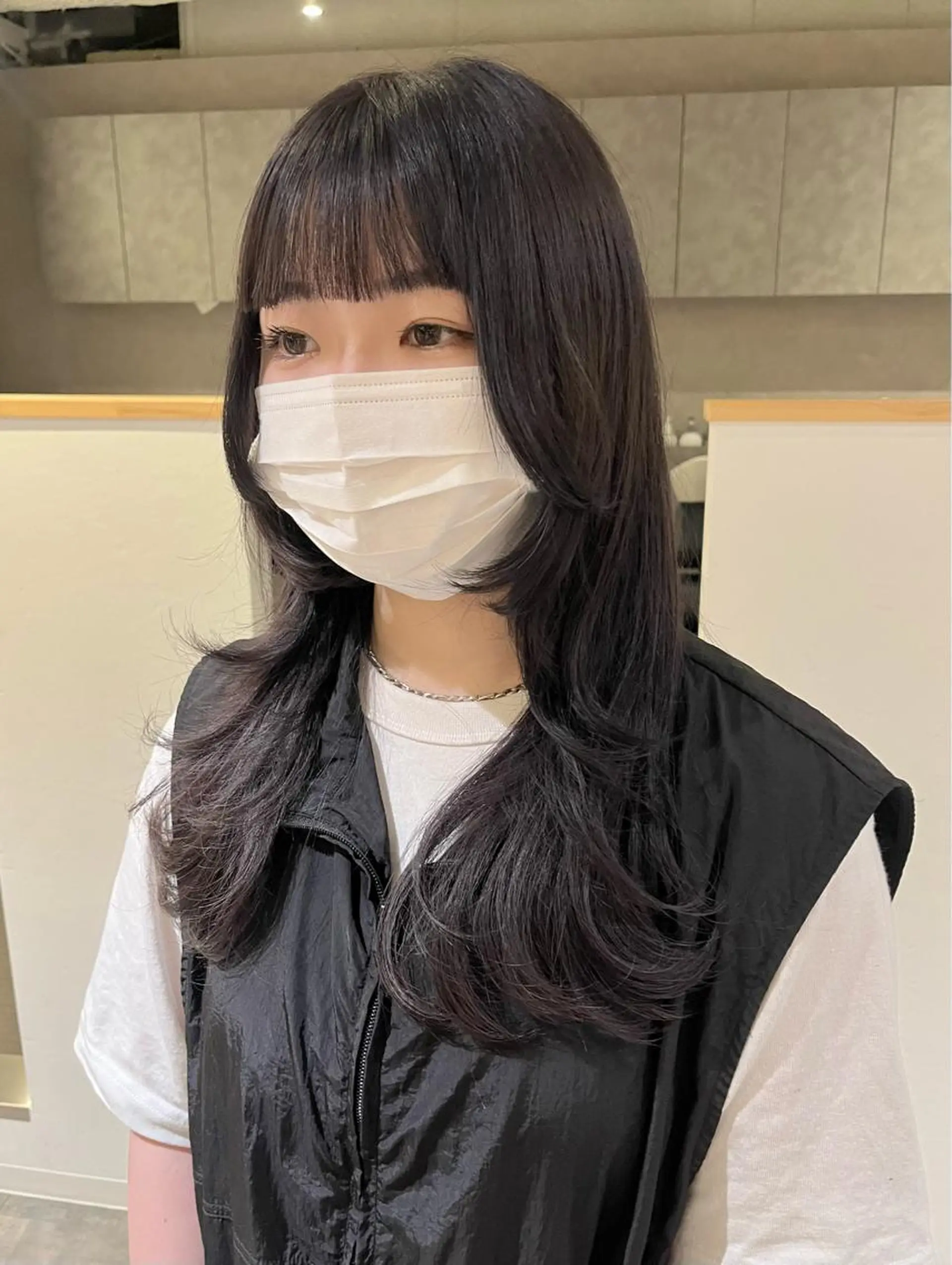 セミロング カラー ダークグレー レイヤーカット カット ヘアカラー トリートメント 桃果 momokaのヘアスタイル