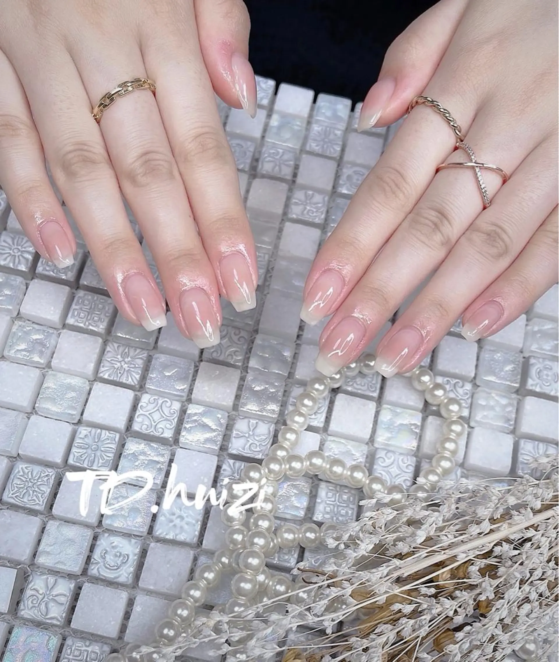 ミディアム めぐみのネイルサロン 惠のネイルデザイン