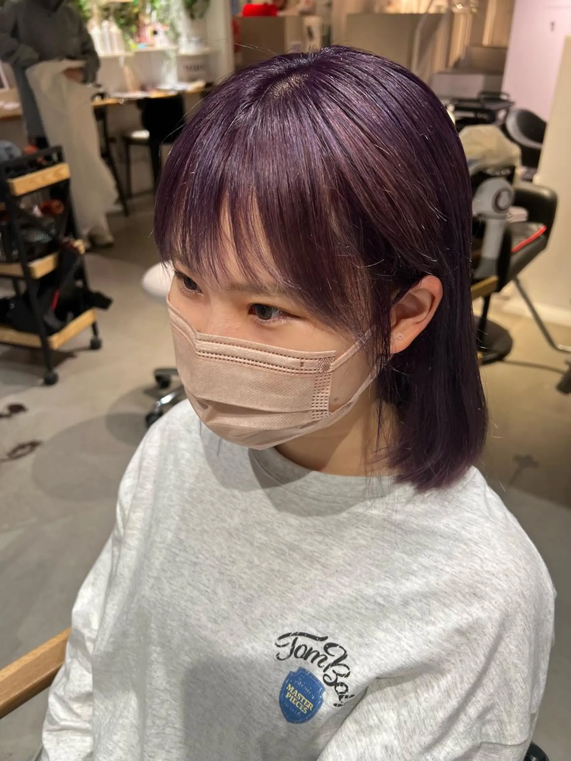 ミディアム カラー ヘアアレンジ ピンクカラー パープルカラー カット ヘアカラー トリートメント APREKO SAYAKAのヘアスタイル