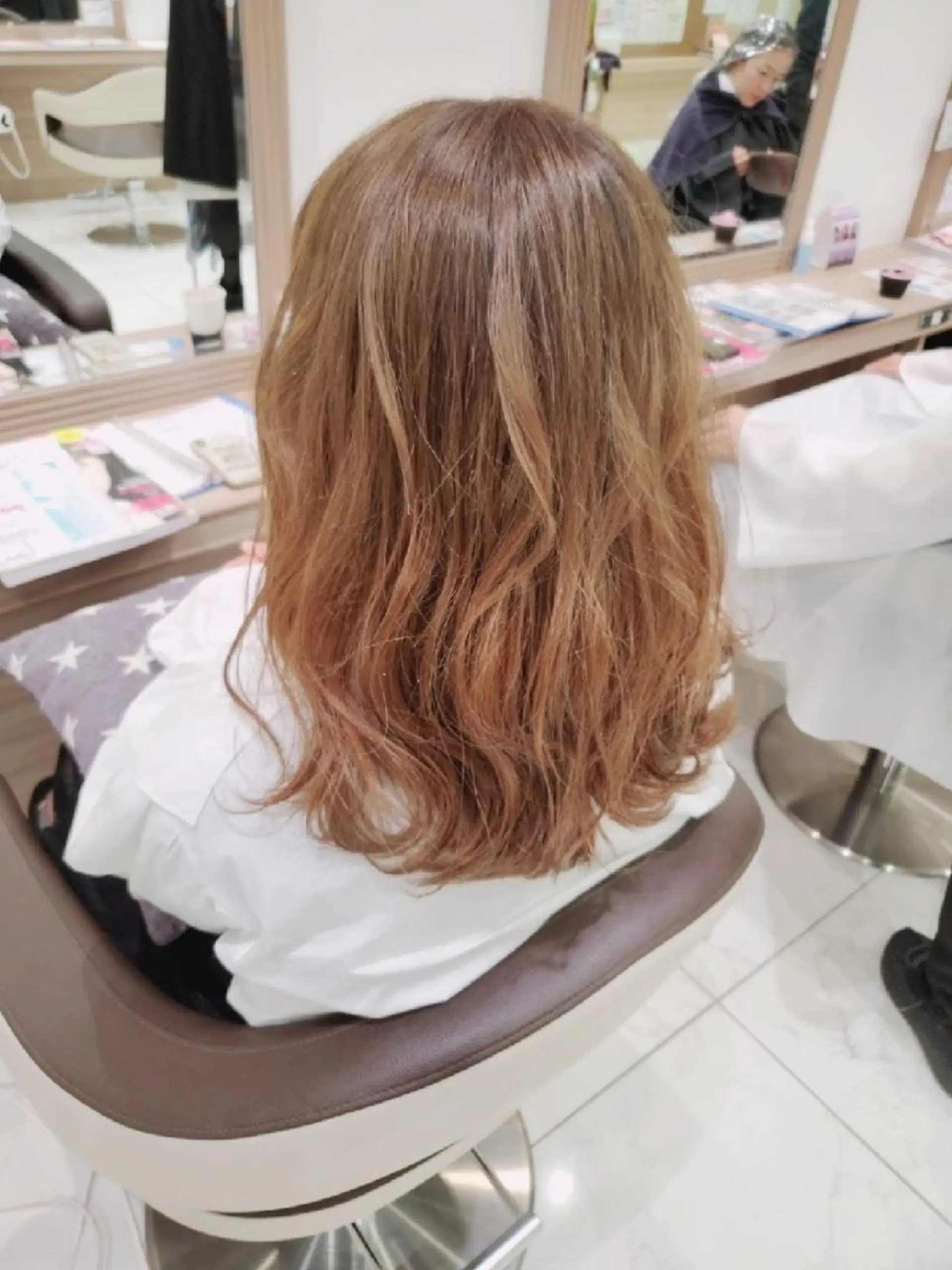 ミディアム カラー ベージュカラー ブリーチ イルミナカラー 中村 和貴のヘアスタイル