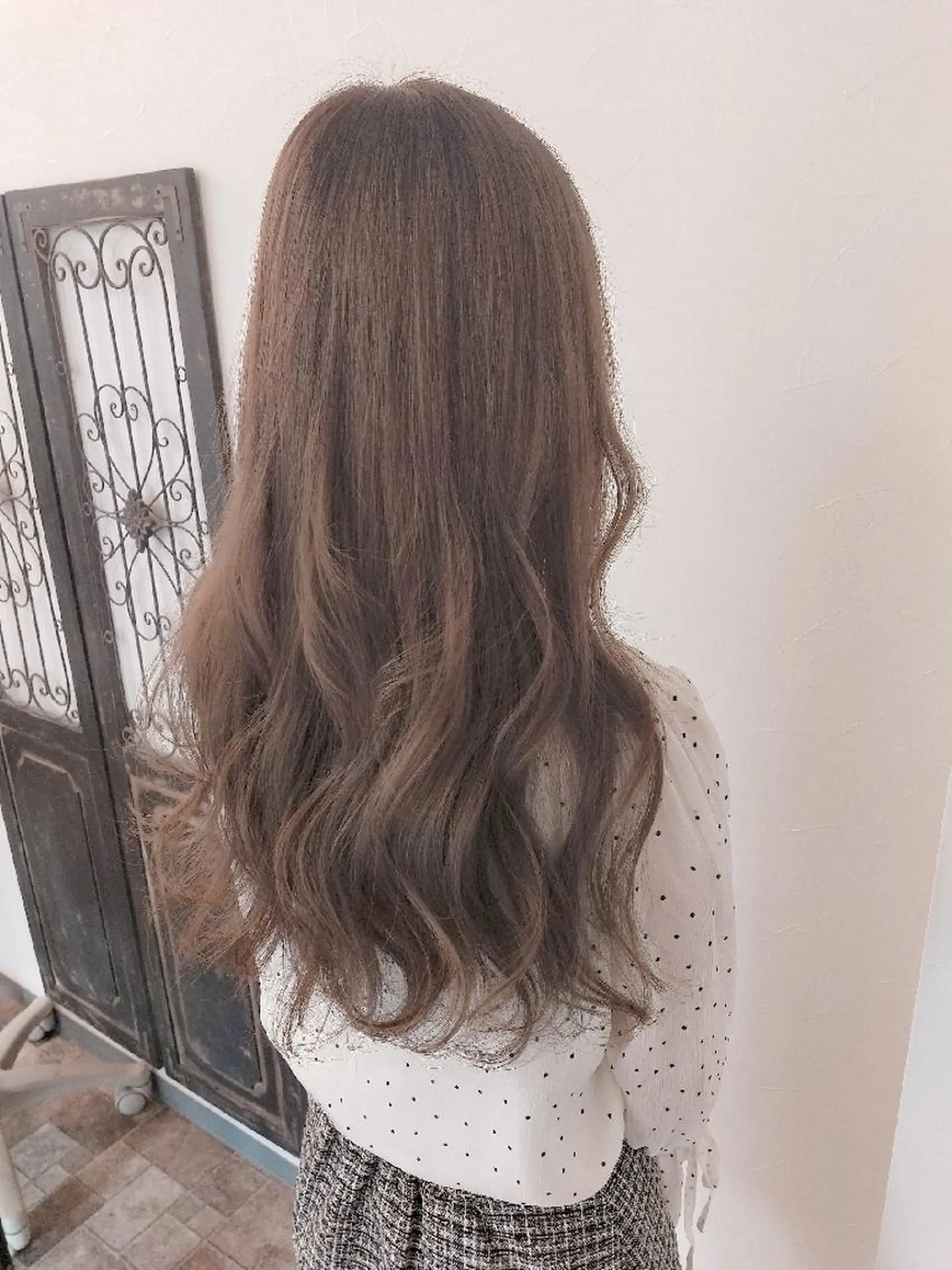 ロング カラー バレイヤージュ ベージュカラー ブリーチ ダブルカラー グラデーションカラー デザインカラー髪質 改善Lilithのその他イメージ