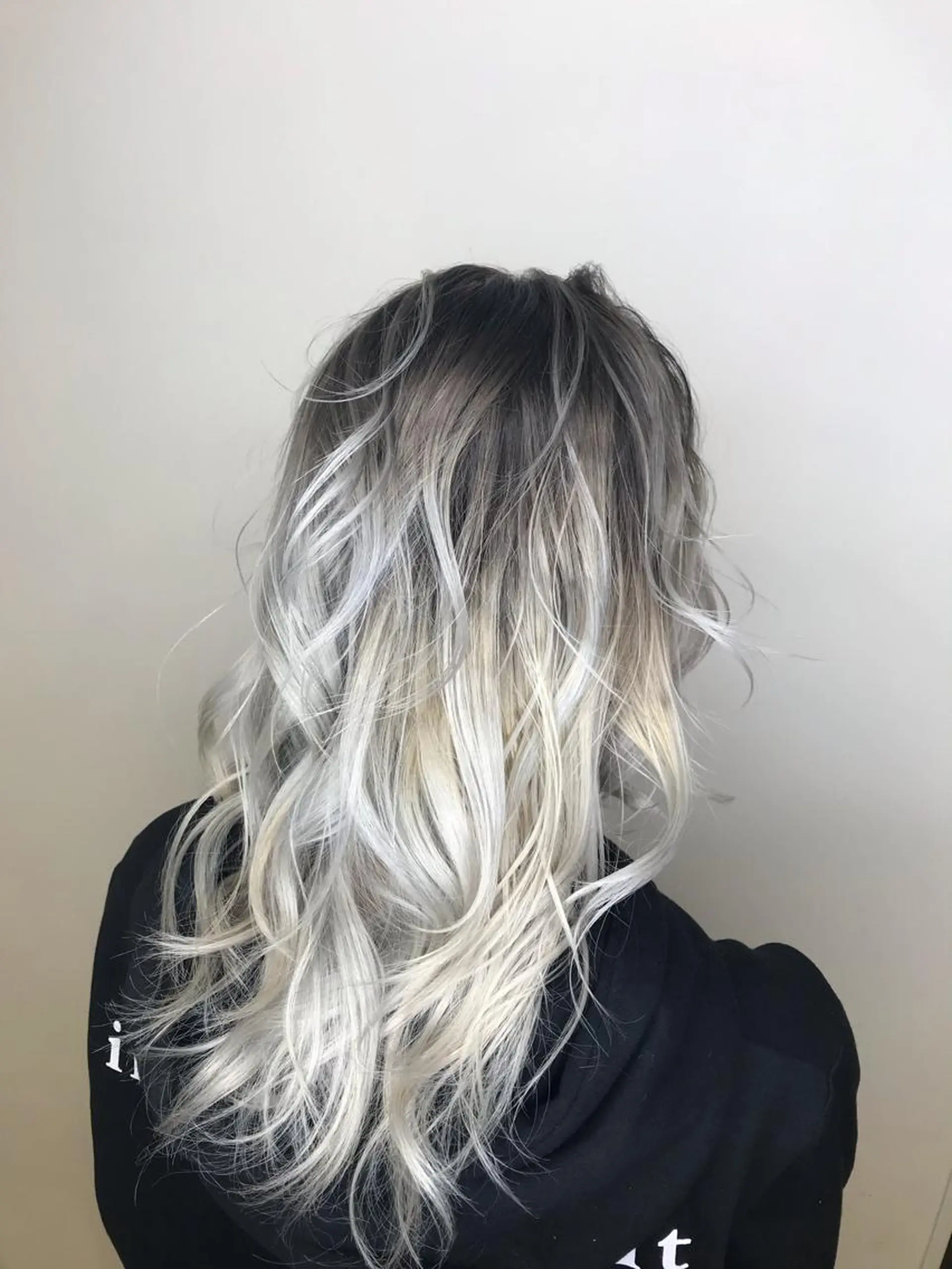 ミディアム カラー ブリーチ ケアブリーチ AMI Hair  supply所属・髪質改善カラー 韓国風レイヤーのヘアスタイル